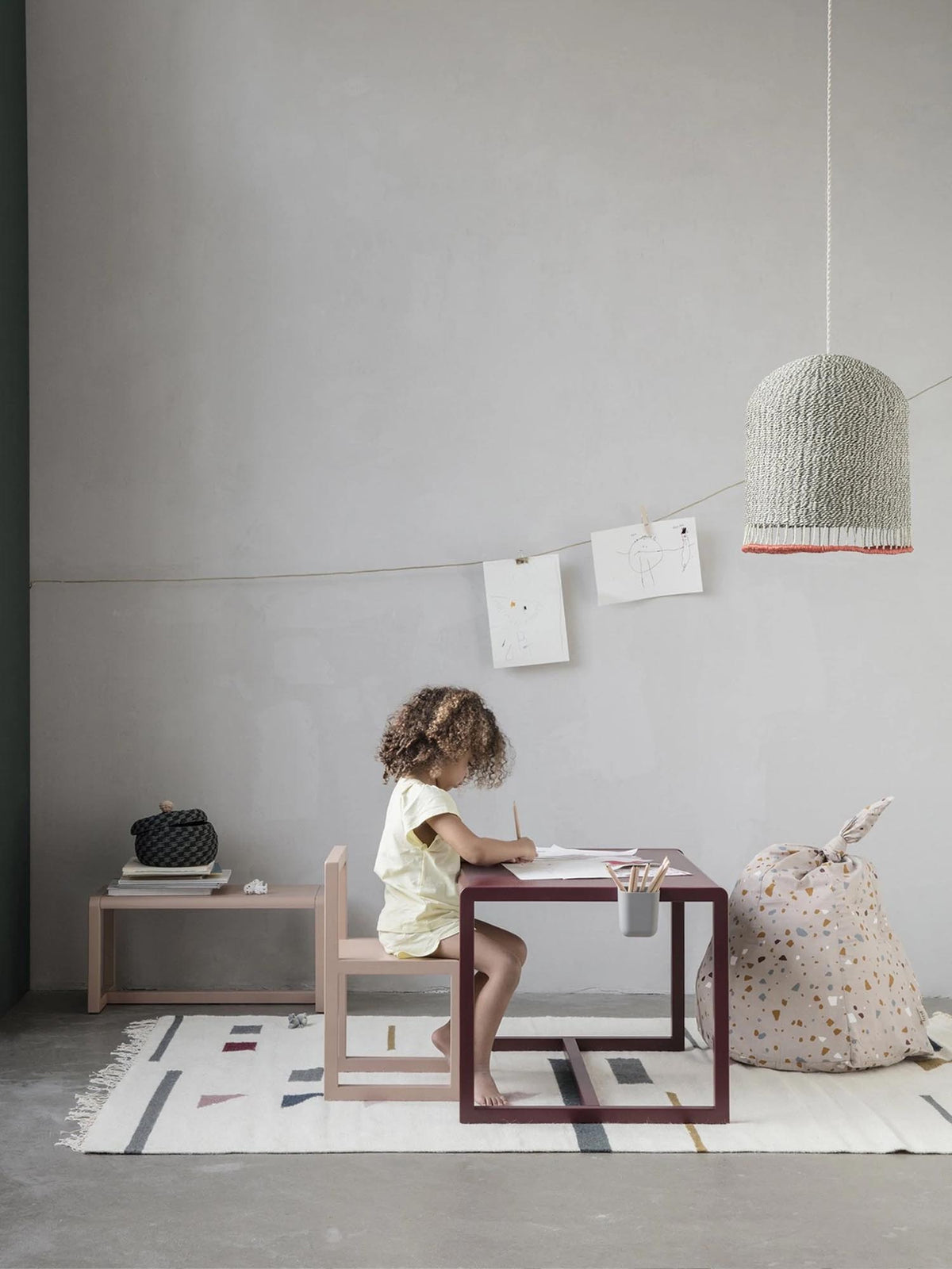 Little Architect Stuhl in Rosa präsentiert im Onlineshop von KAQTU Design AG. Stuhl ist von Ferm Living