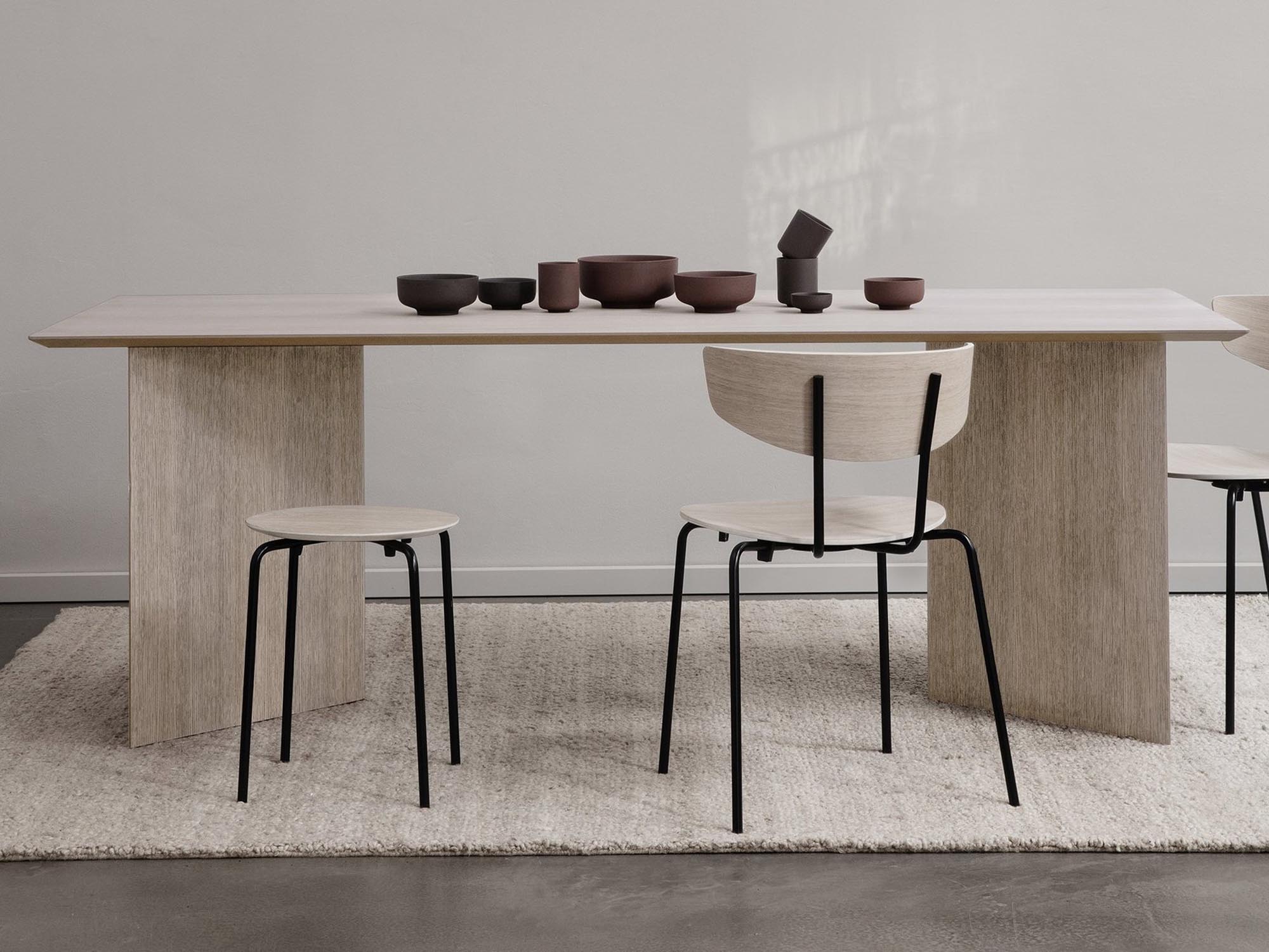 Mingle Tischplatte 160 cm in Hellbraun präsentiert im Onlineshop von KAQTU Design AG. Tischsystem Einzelteile ist von Ferm Living