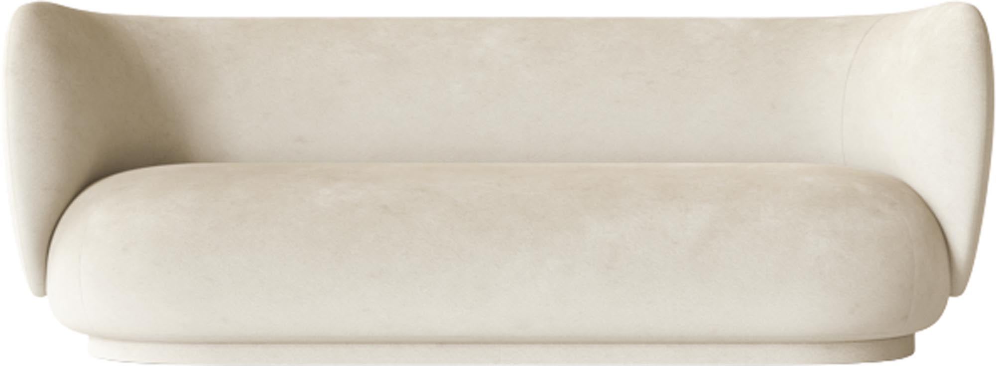 Das Rico 3er Sofa von Ferm Living vereint kurviges Design mit robustem Rahmen und zeitlosem Bouclé für eleganten Komfort.
