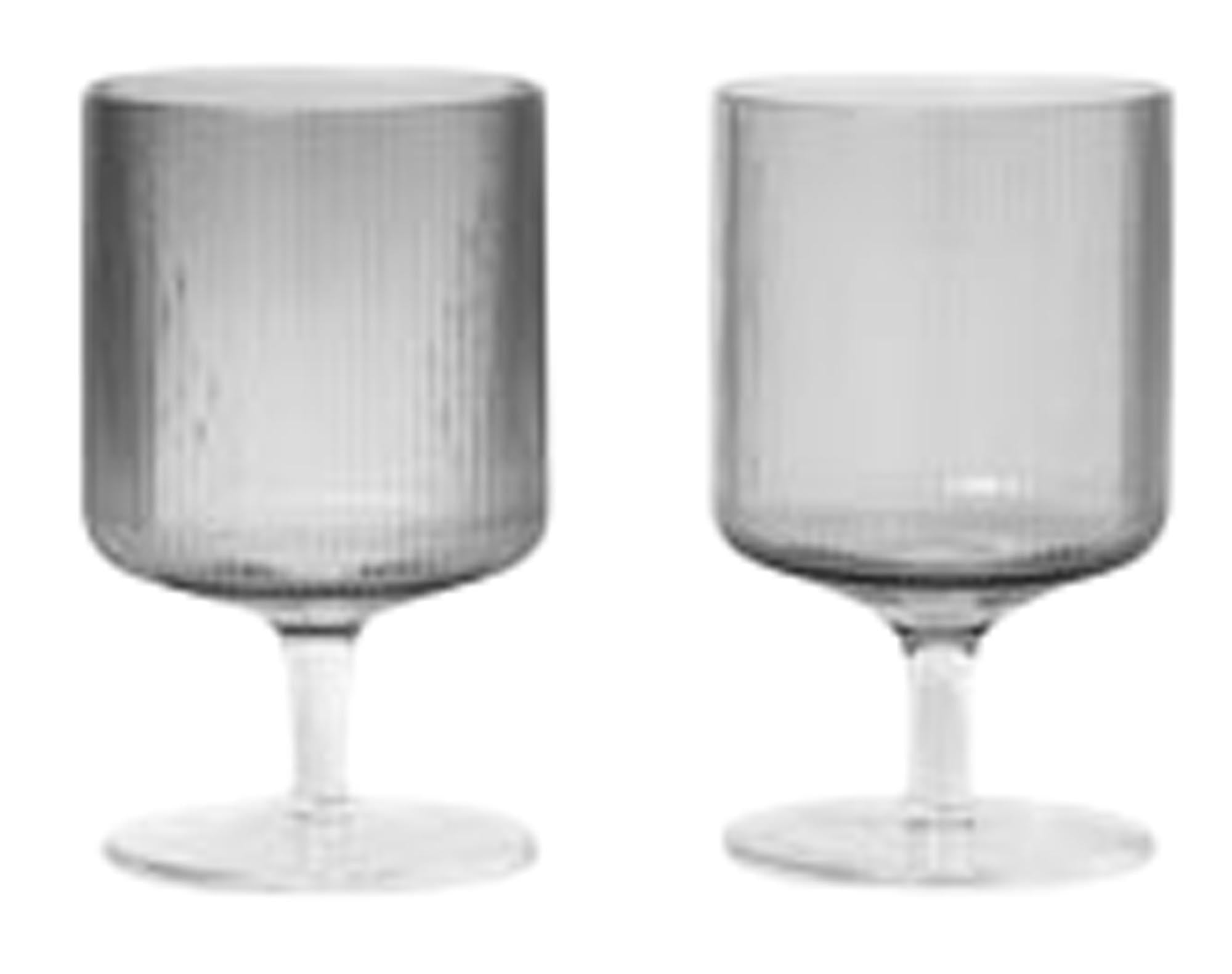Ripple Weingläser Set: Skandinavisches Design für besondere Momente.