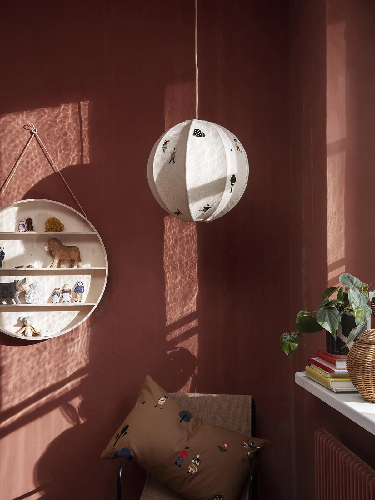 Park Lampenschirm in Weiss präsentiert im Onlineshop von KAQTU Design AG. Lampenschirm ist von Ferm Living