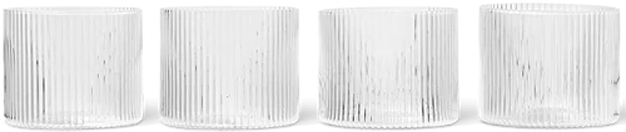 Elegante, mundgeblasene Ripple Gläser im 4er Set, ideal für stilvolle Tischdekoration.