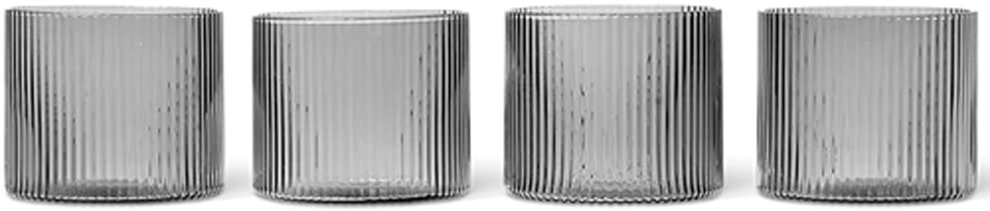 Elegante Ripple Gläser: 4er Set für stilvolle Tischdekoration.