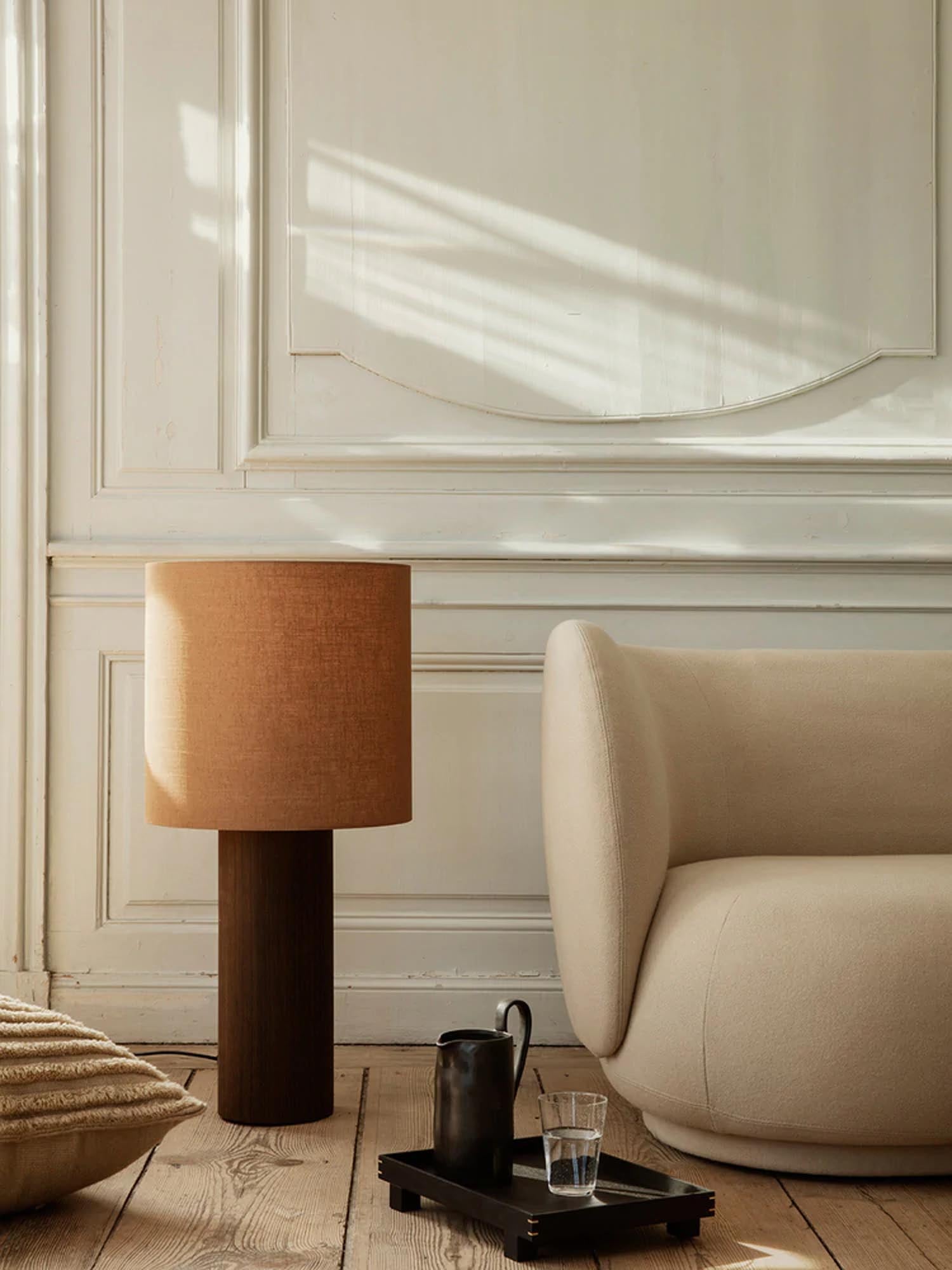 Eclipse-Lampenschirm in groß von Ferm Living: Stilvolles Design für ein elegantes Zuhause. Perfekt kombinierbar mit verschiedenen Lampenfüßen.