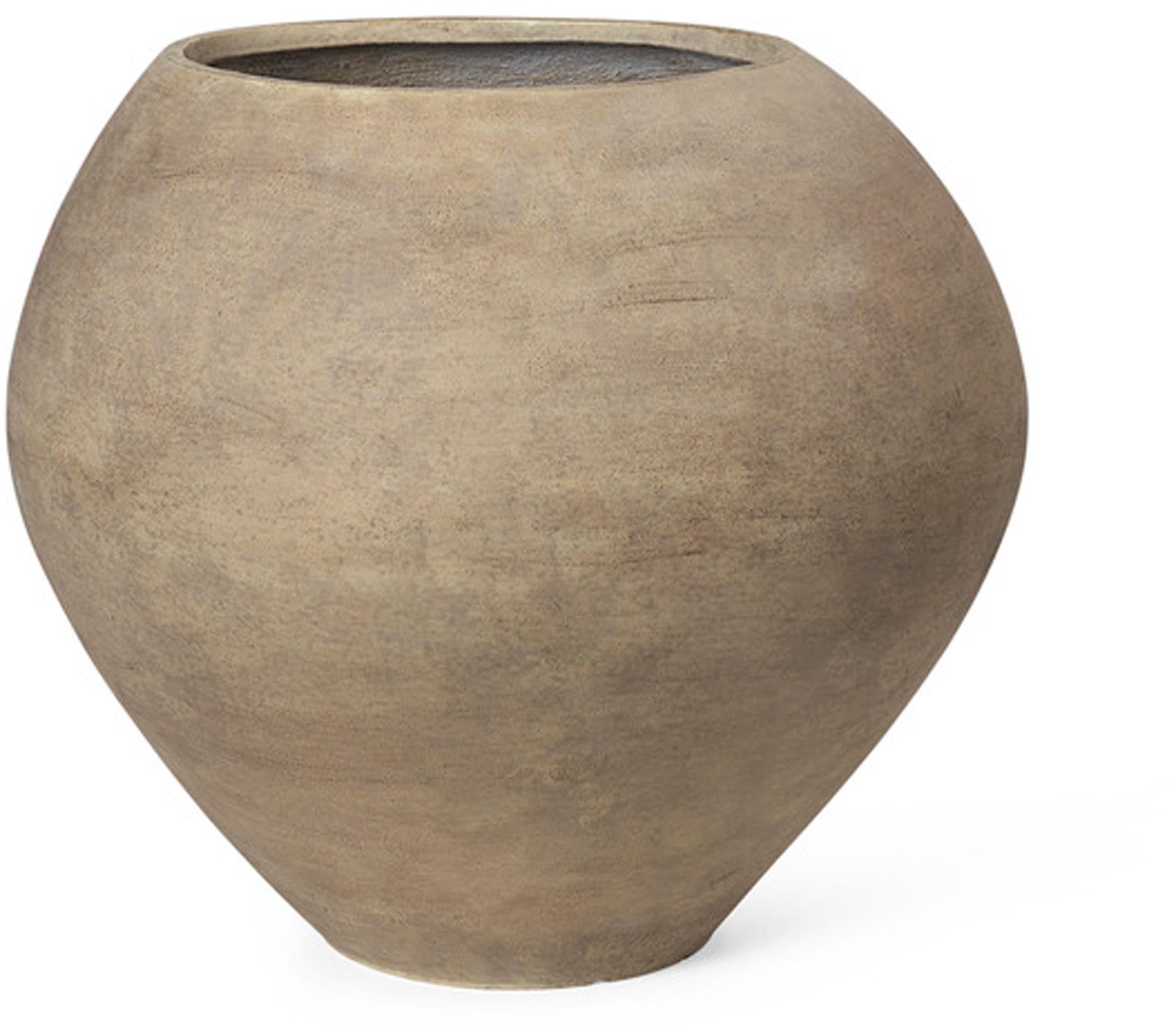 Entdecken Sie den Dodu-Topf von Ferm Living: ein stilvoller Zementtopf mit organischen Linien, ideal für Pflanzen im Innen- und Außenbereich.