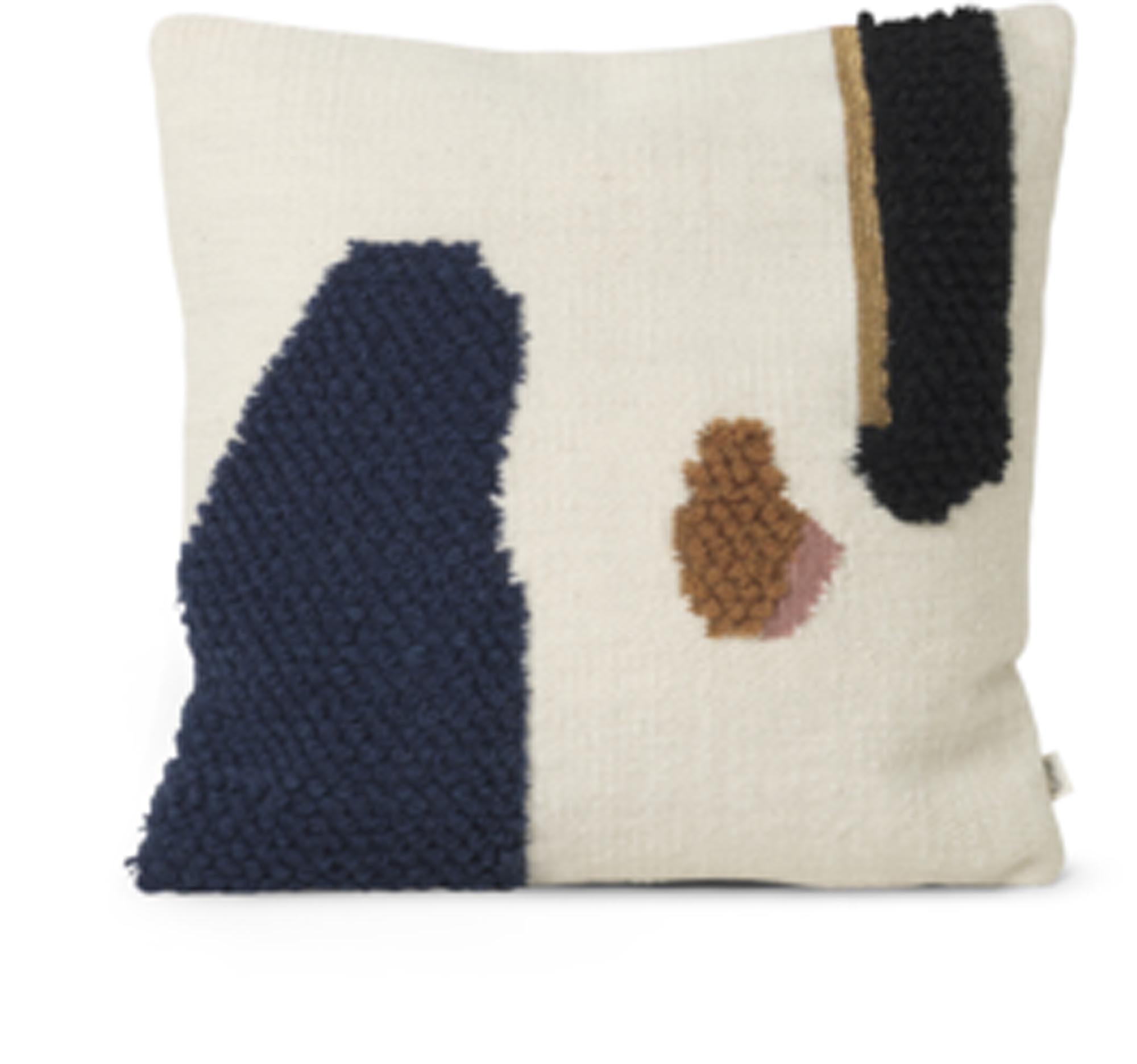 Der Loop Kissenbezug von Ferm Living vereint innovative 3D-Muster mit weicher neuseeländischer Wolle für stilvolle Geometrie.