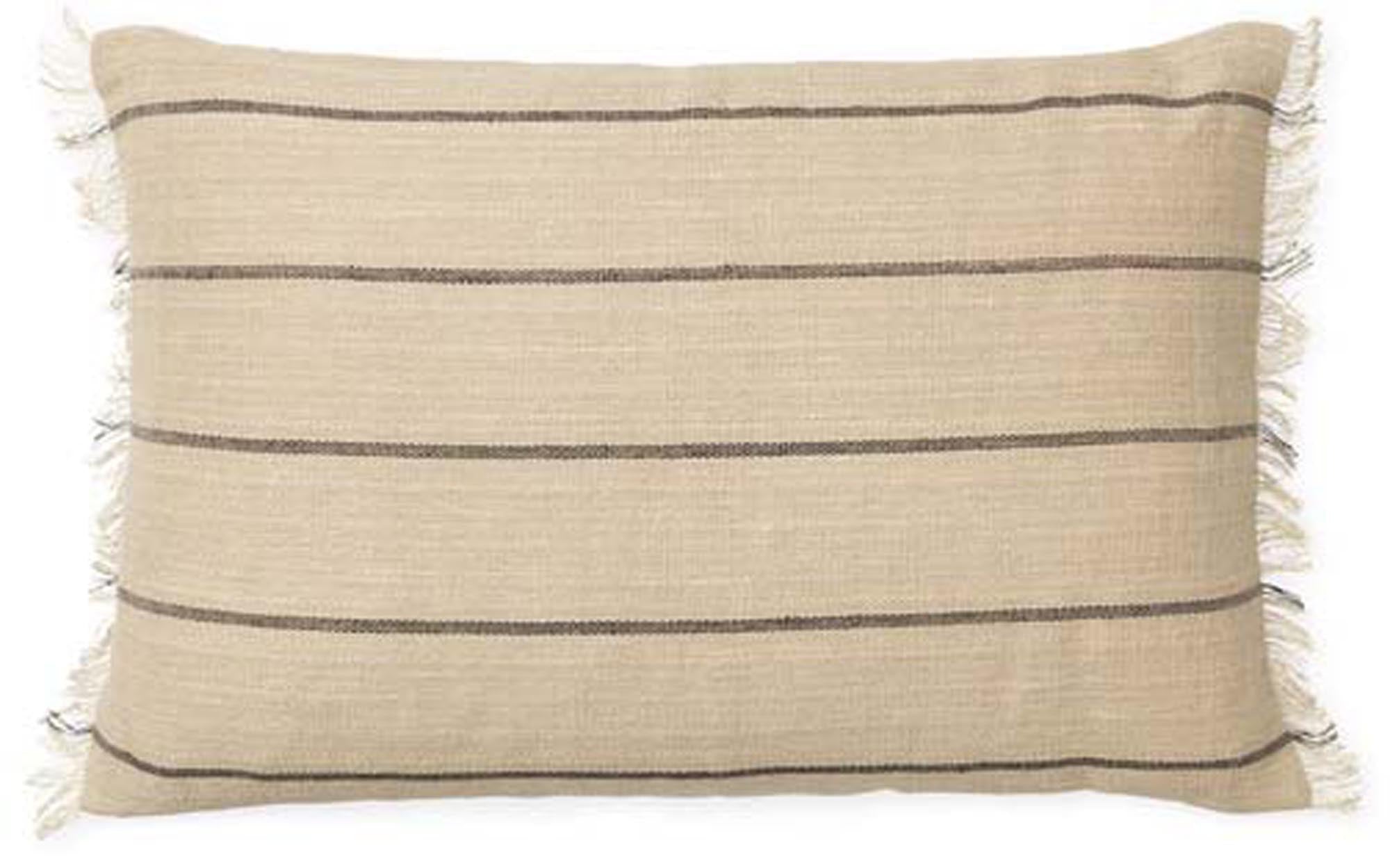 Rechteckiges Calm Kissen von Ferm Living: Minimalistisch & gemütlich.