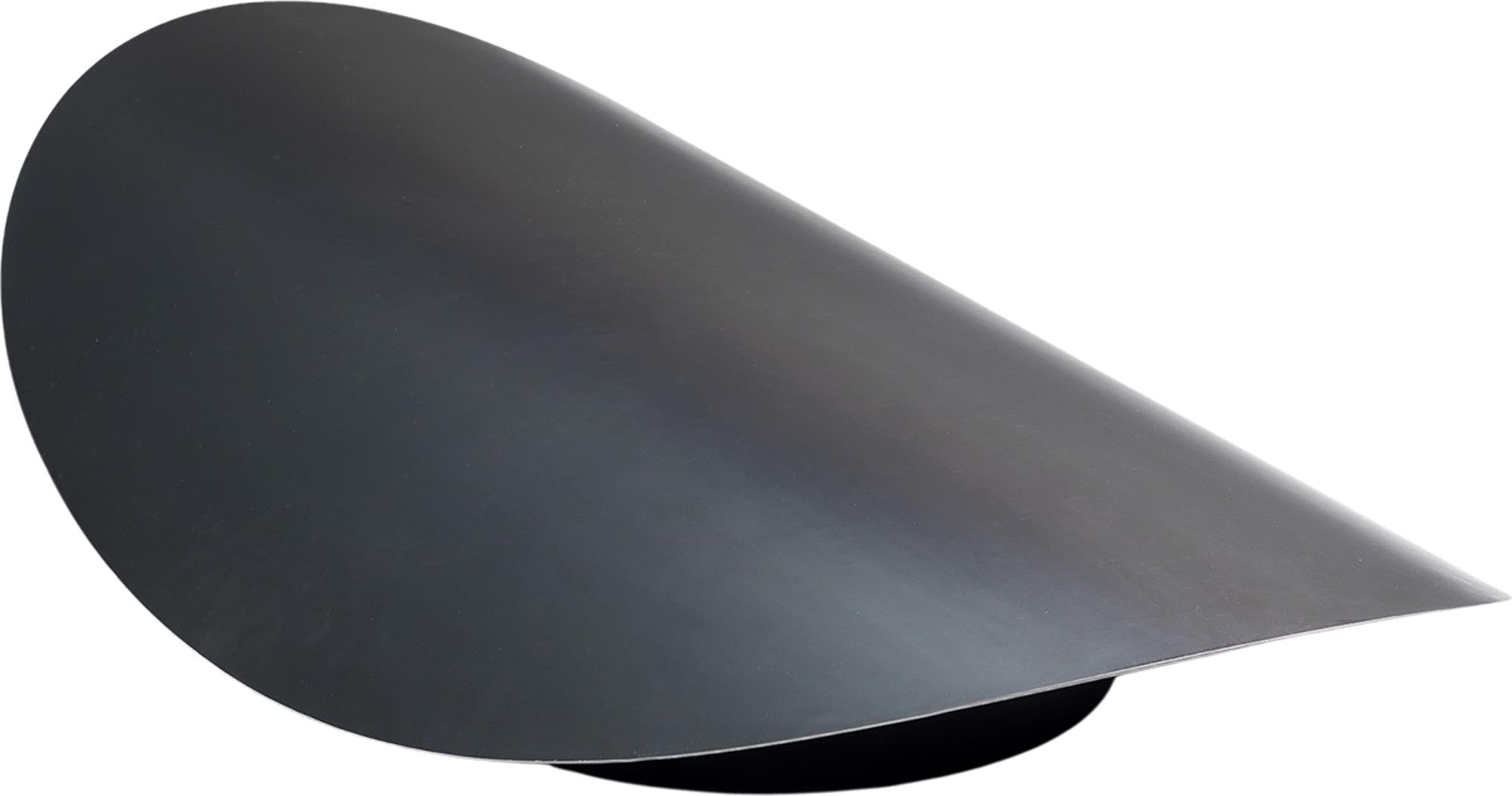 Die elegante ELLIPSE Feuerschale von Höfats sorgt für gemütliche Abende im Freien und beeindruckt mit ihrem modernen Design.