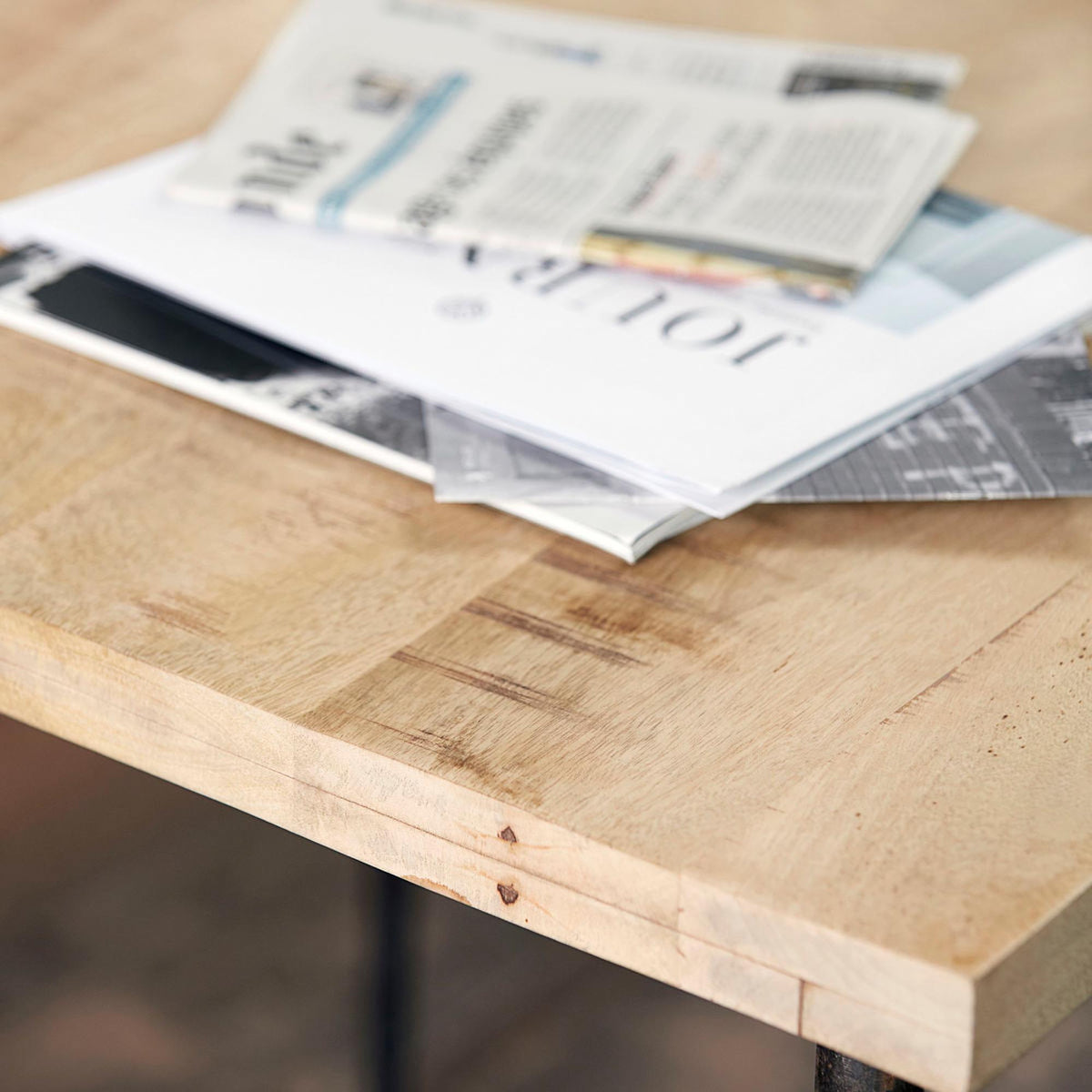 Tisch, Slated in Eisen präsentiert im Onlineshop von KAQTU Design AG. Esstisch ist von House Doctor