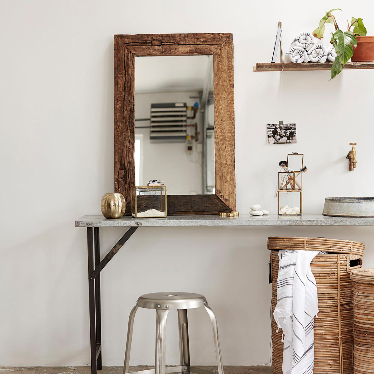 Spiegel mit Rahmen, Pure Nature in Braun präsentiert im Onlineshop von KAQTU Design AG. Wandspiegel ist von House Doctor