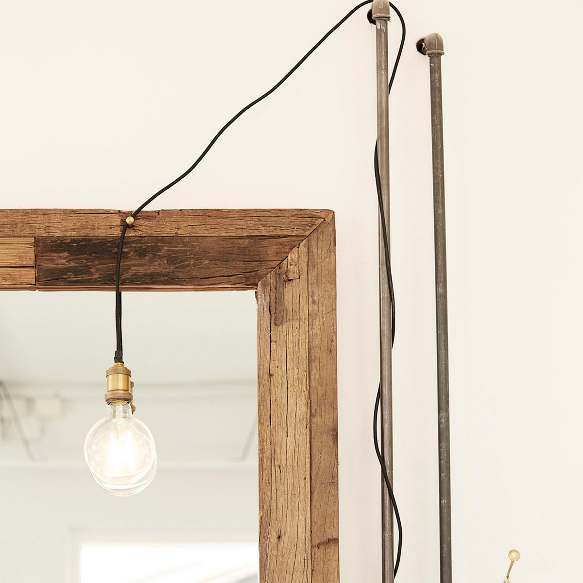 Spiegel mit Rahmen, Pure Nature in Braun präsentiert im Onlineshop von KAQTU Design AG. Wandspiegel ist von House Doctor