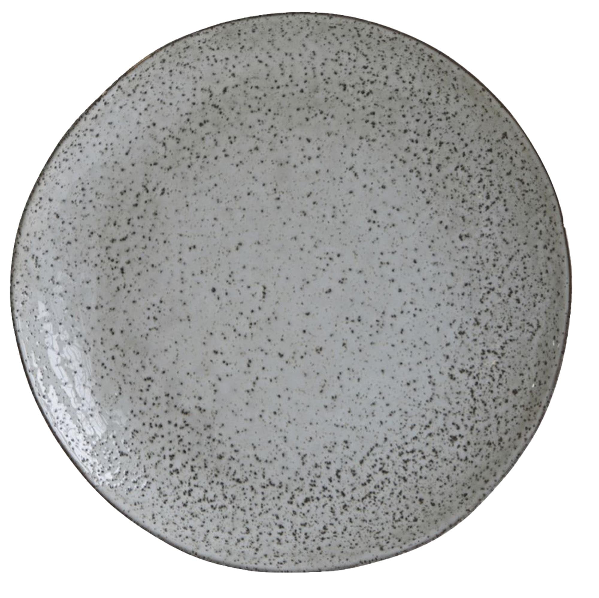 Entdecken Sie den rustikalen Teller "Rustic" von House Doctor. Handgefertigte Keramik bringt Wärme und Persönlichkeit auf Ihren Tisch. Ideal für besondere Anlässe!