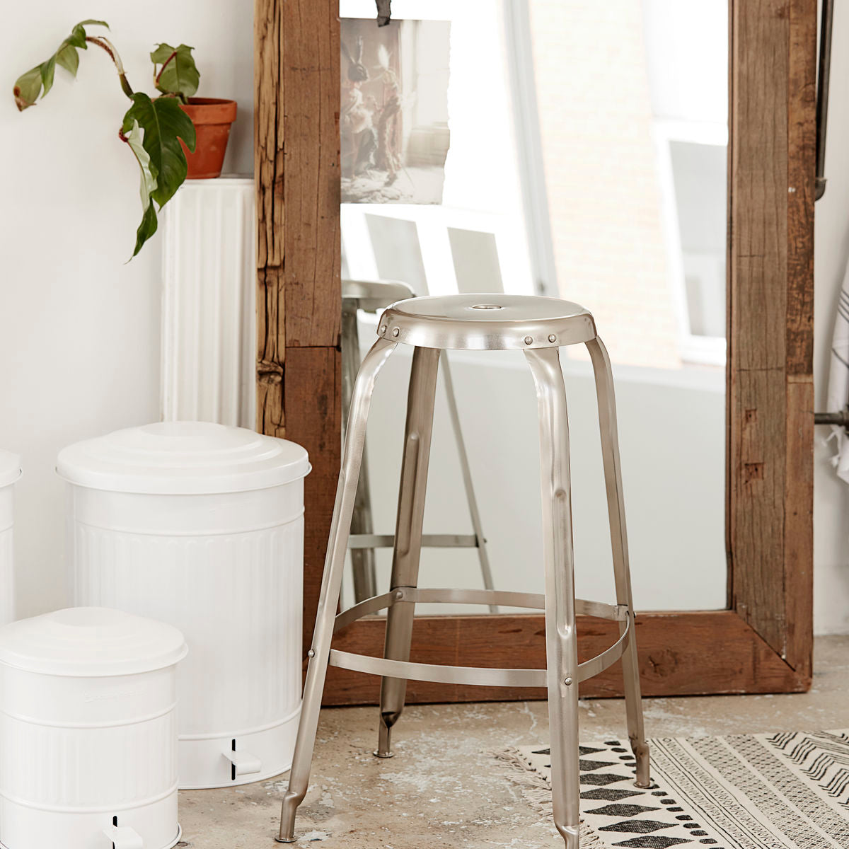 Hocker, Define in Gunmetal-Grau präsentiert im Onlineshop von KAQTU Design AG. Barhocker ist von House Doctor