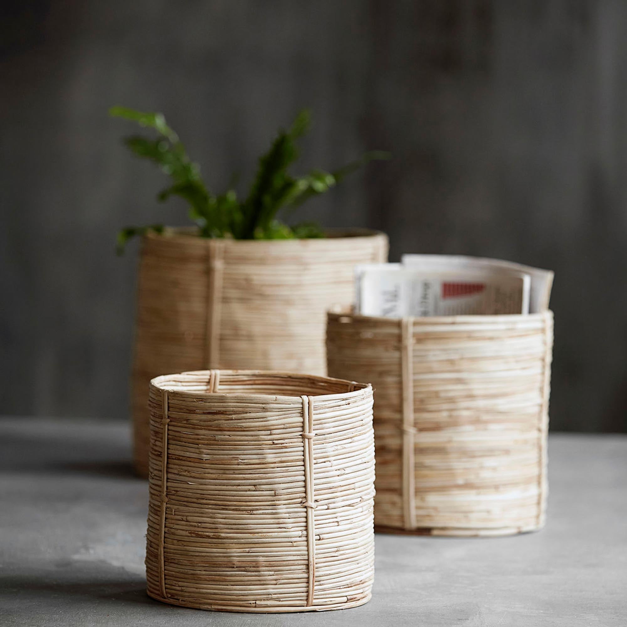 Eleganter Chaka Korb von House Doctor aus natürlichem Rattan.