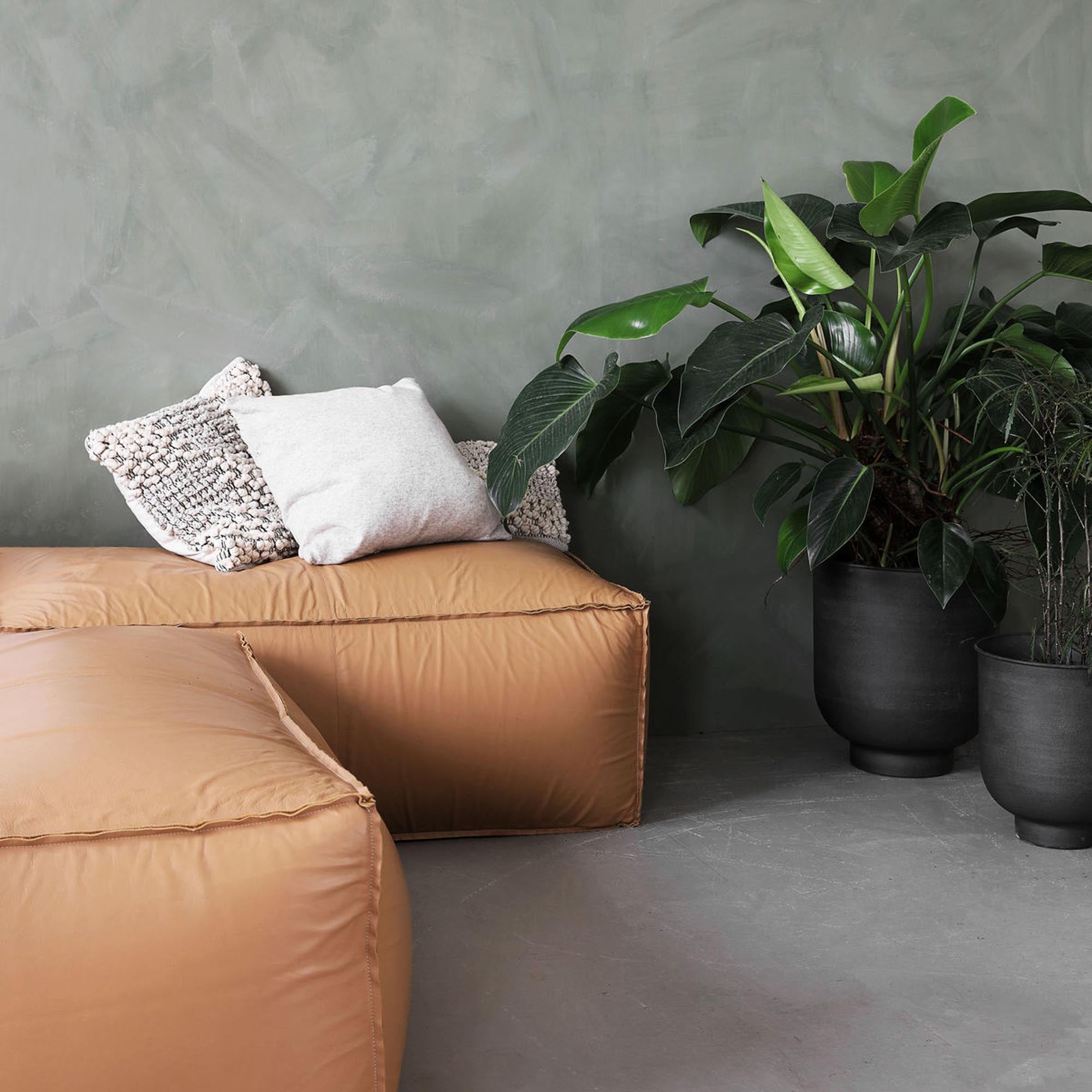 Moderner Vig Blumenkasten von House Doctor für urbanes Flair.