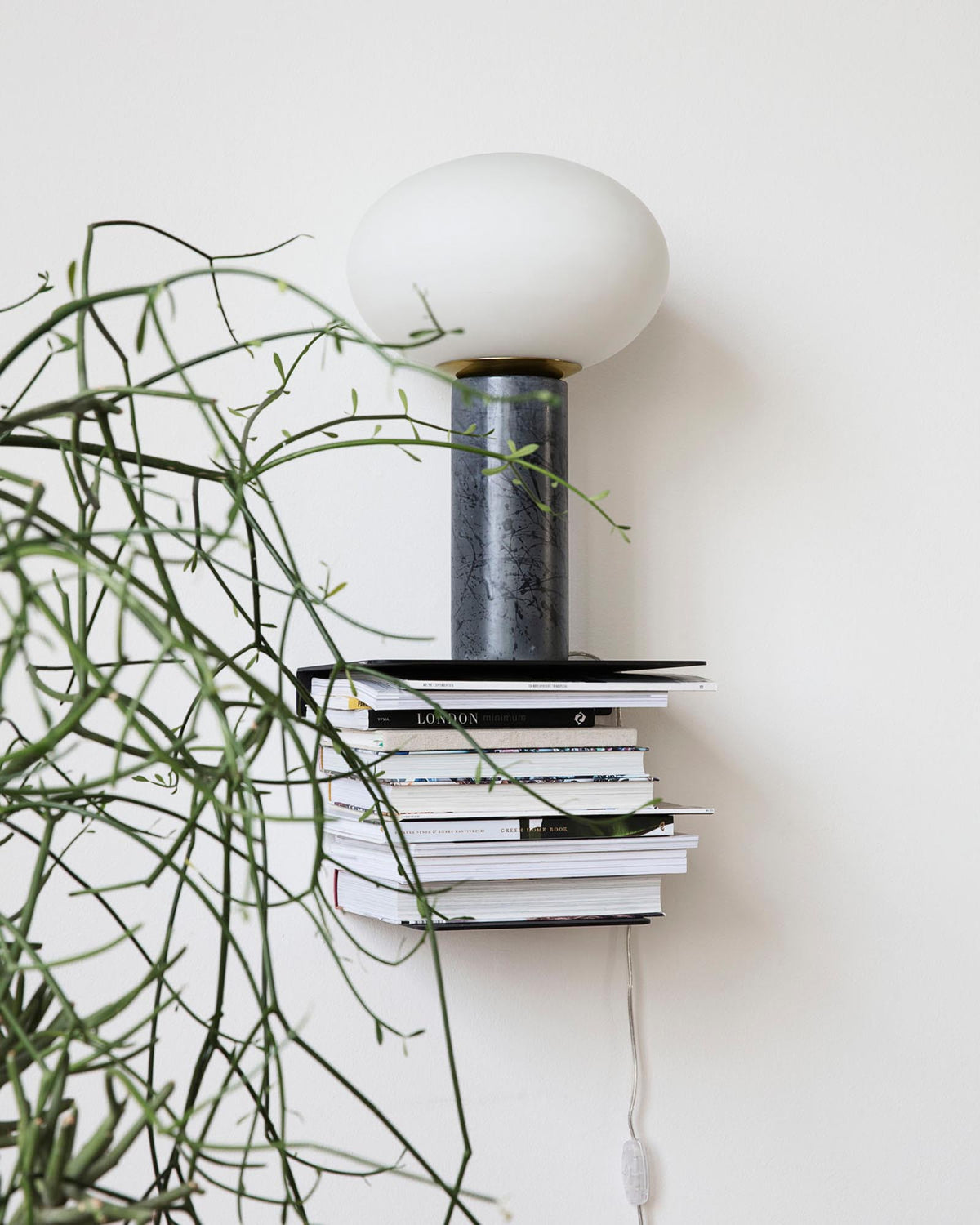Regal, Book in Schwarz präsentiert im Onlineshop von KAQTU Design AG. Bücherregal ist von House Doctor