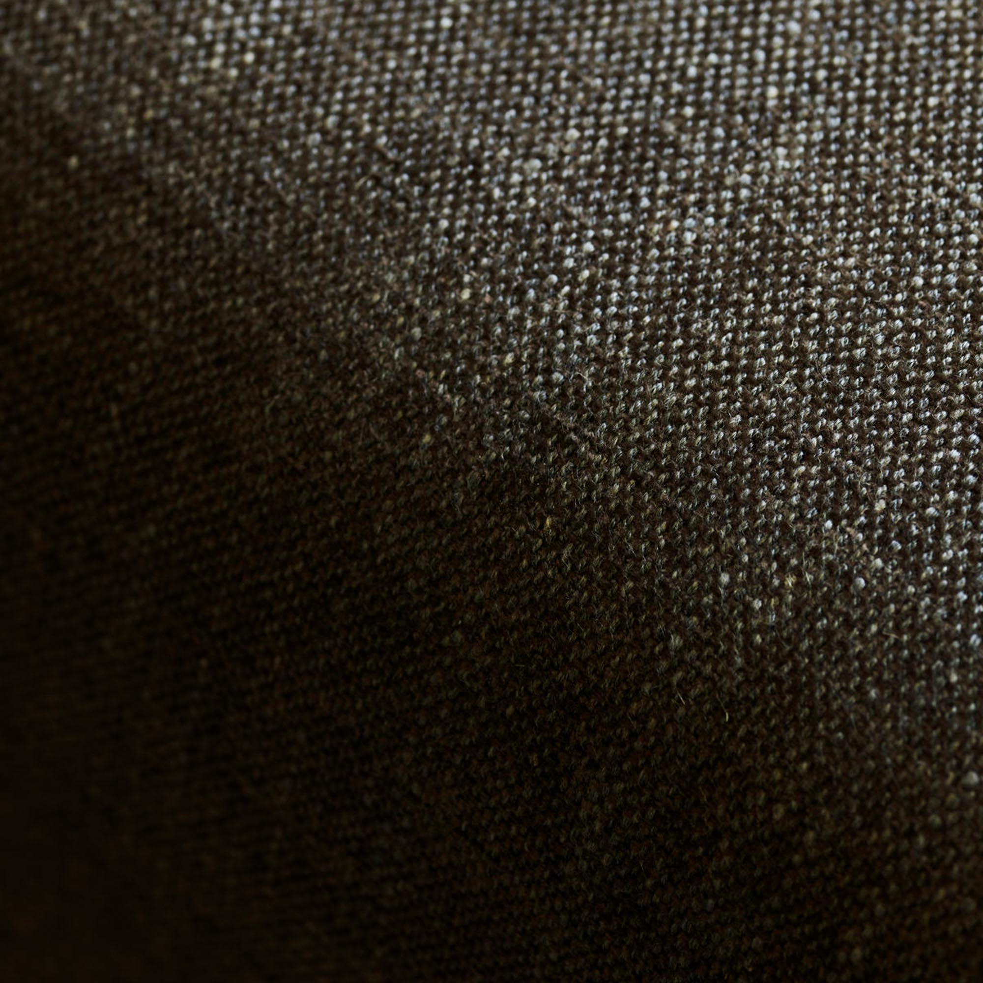 Entdecken Sie den stilvollen Pouf Hazel Night von House Doctor – eine perfekte Kombination aus Eleganz und Gemütlichkeit für Ihr Zuhause.