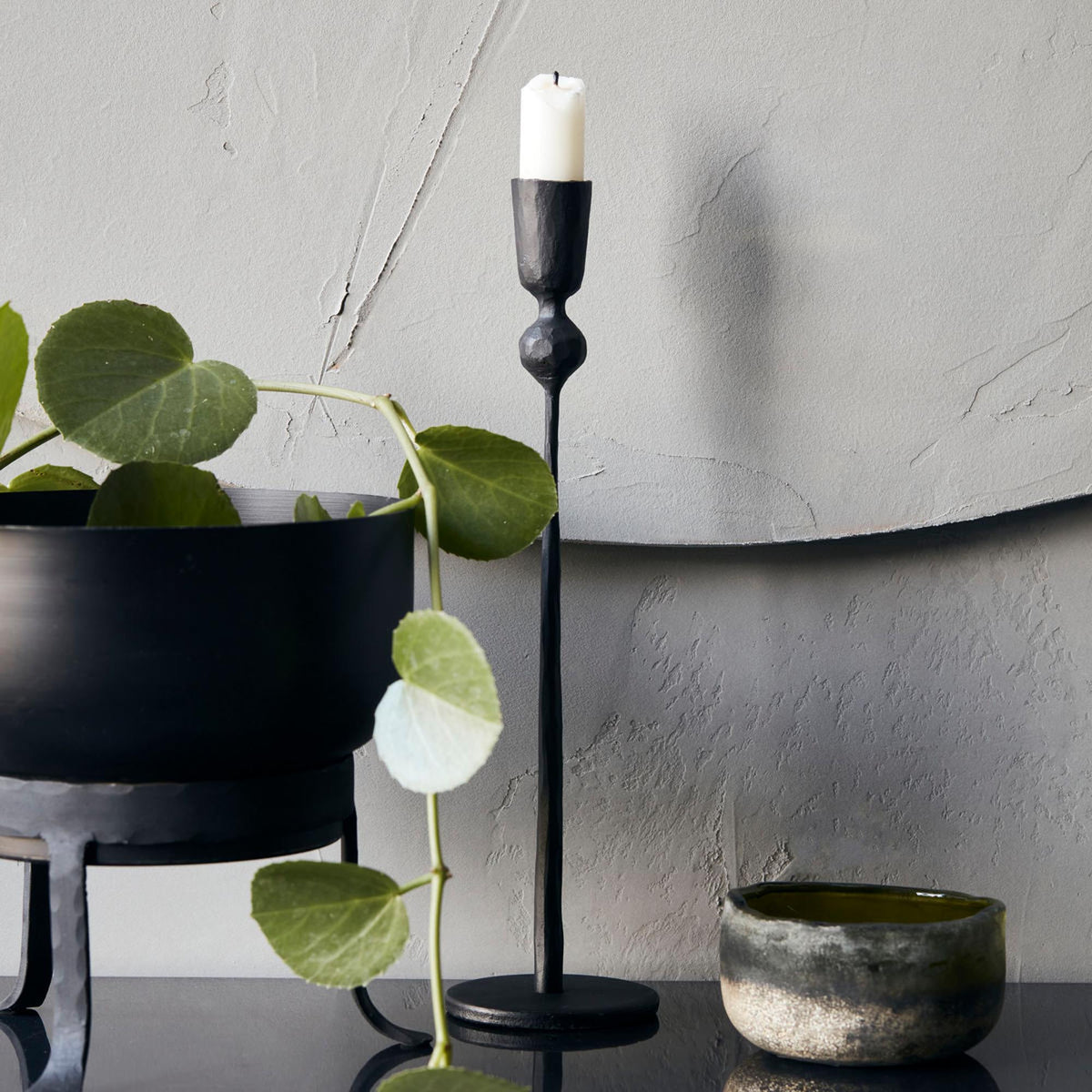 Kerzenständer, Trivo in Schwarz präsentiert im Onlineshop von KAQTU Design AG. Kerzenständer ist von House Doctor