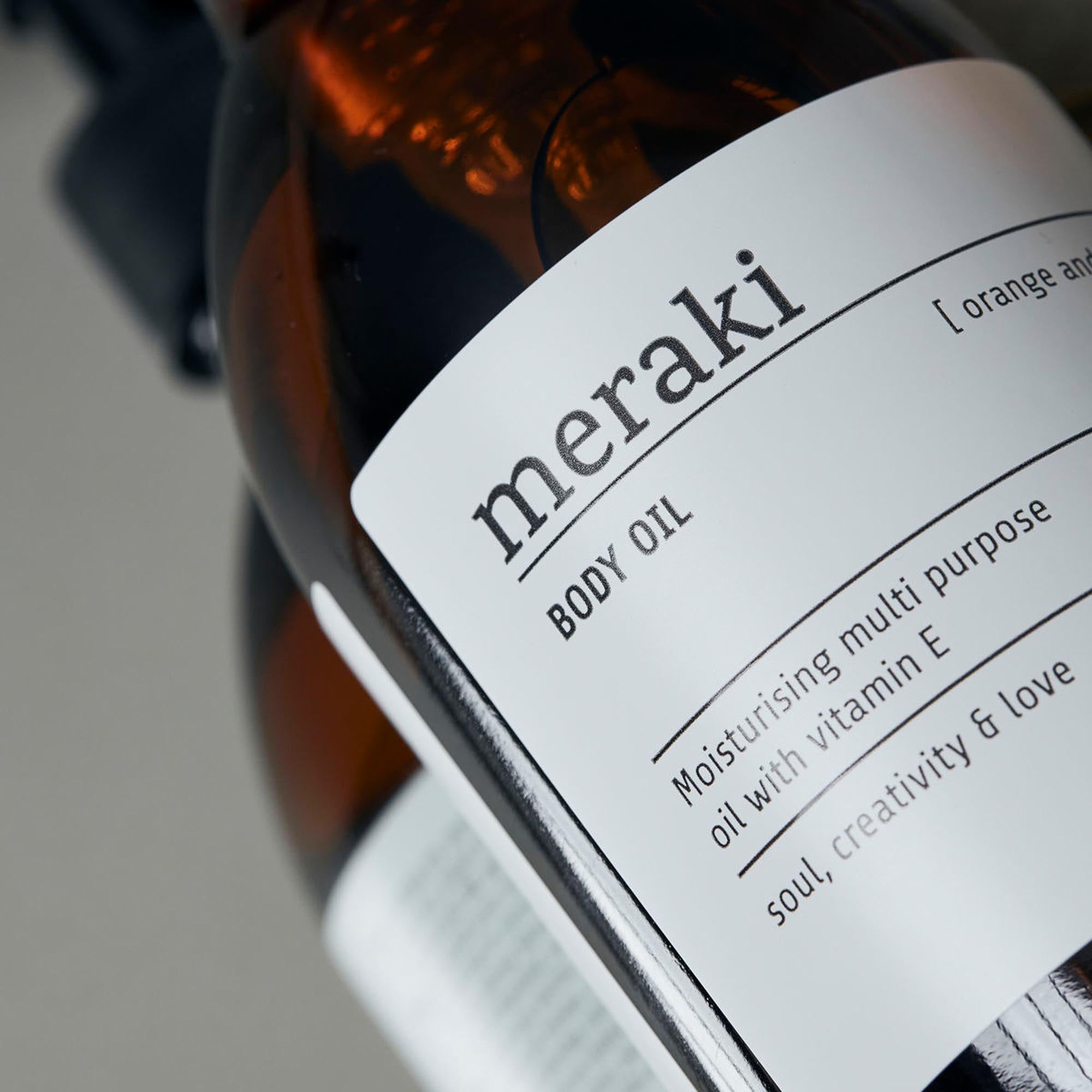 Meraki Body Oil: Vitalisierende Pflege mit Orangen- und Kräuteressenzen.