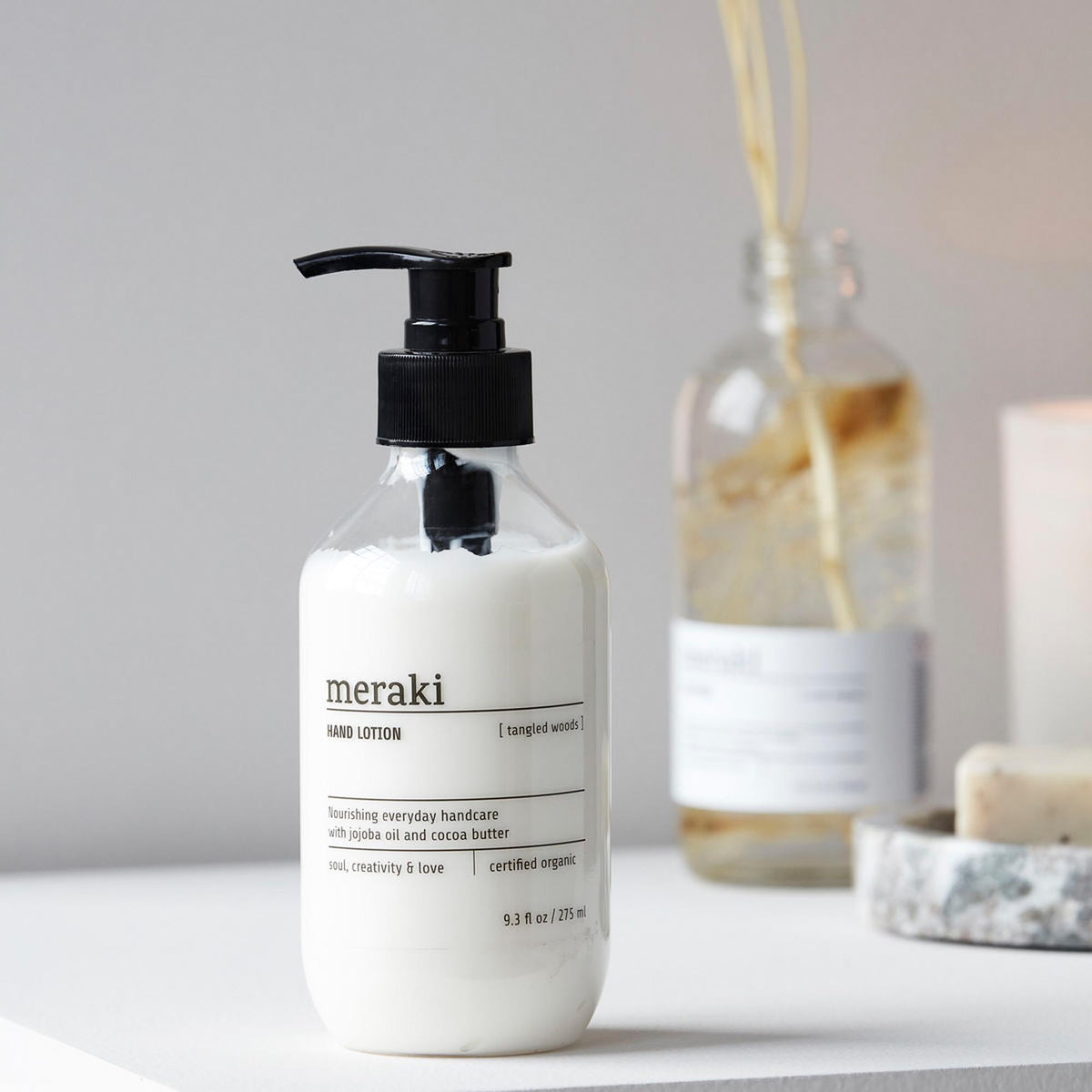 Hand Lotion, Tangled woods in Klar präsentiert im Onlineshop von KAQTU Design AG. Pflege ist von Meraki