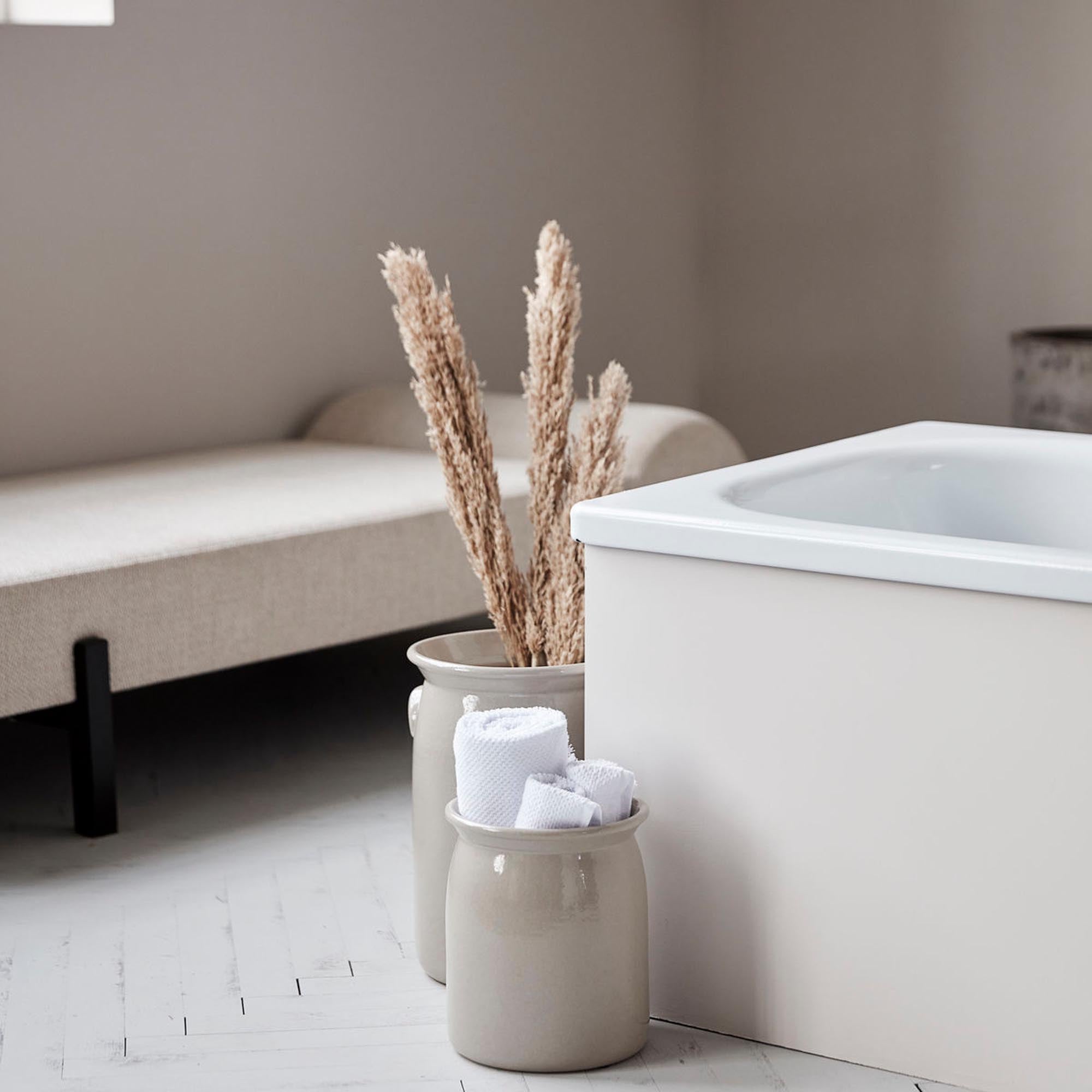 Meraki Steingutgefäss in stilvollem Shellish Grey für modernes Wohnen.