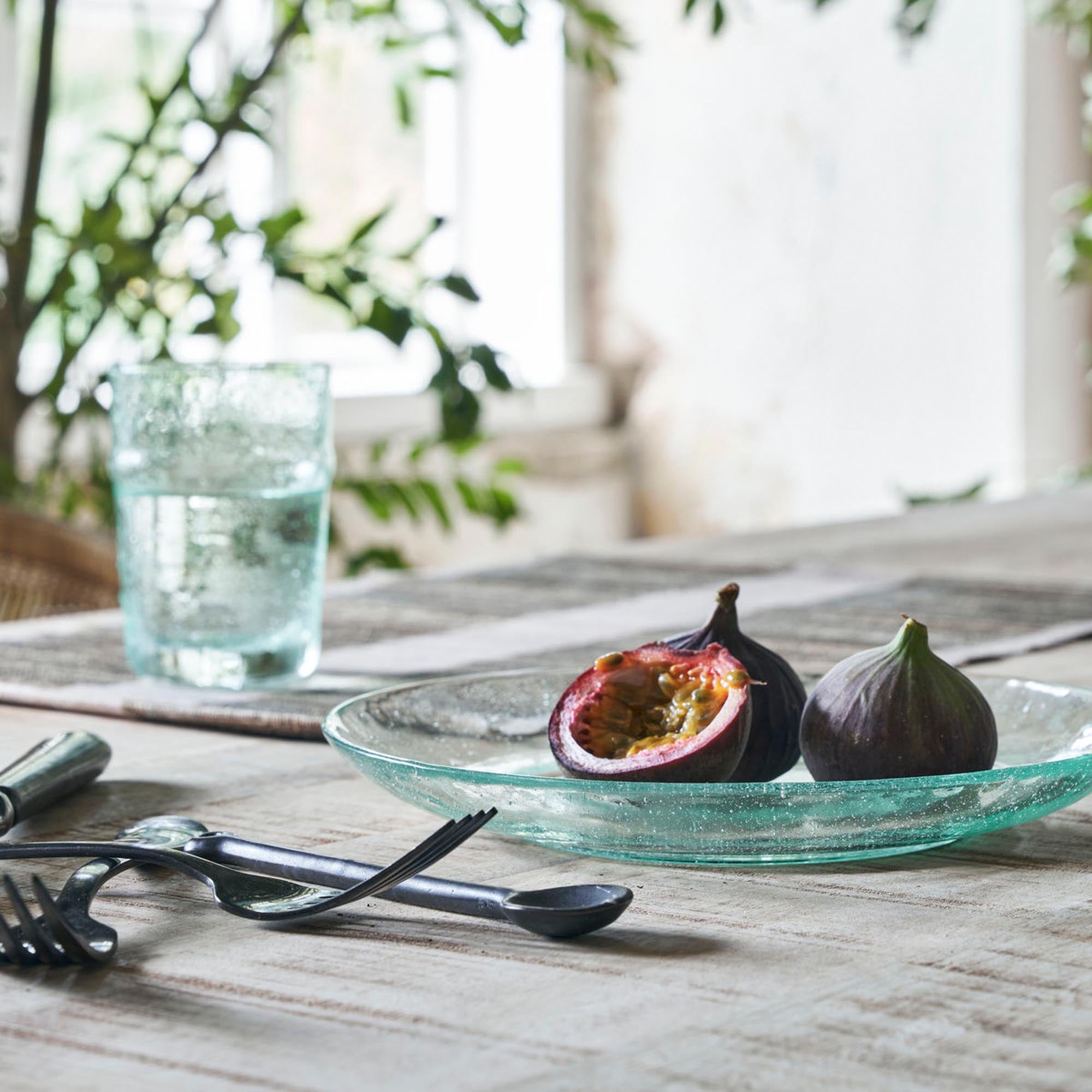 HDRain Teller von House Doctor: Minimalistisches Design für jeden Tisch.