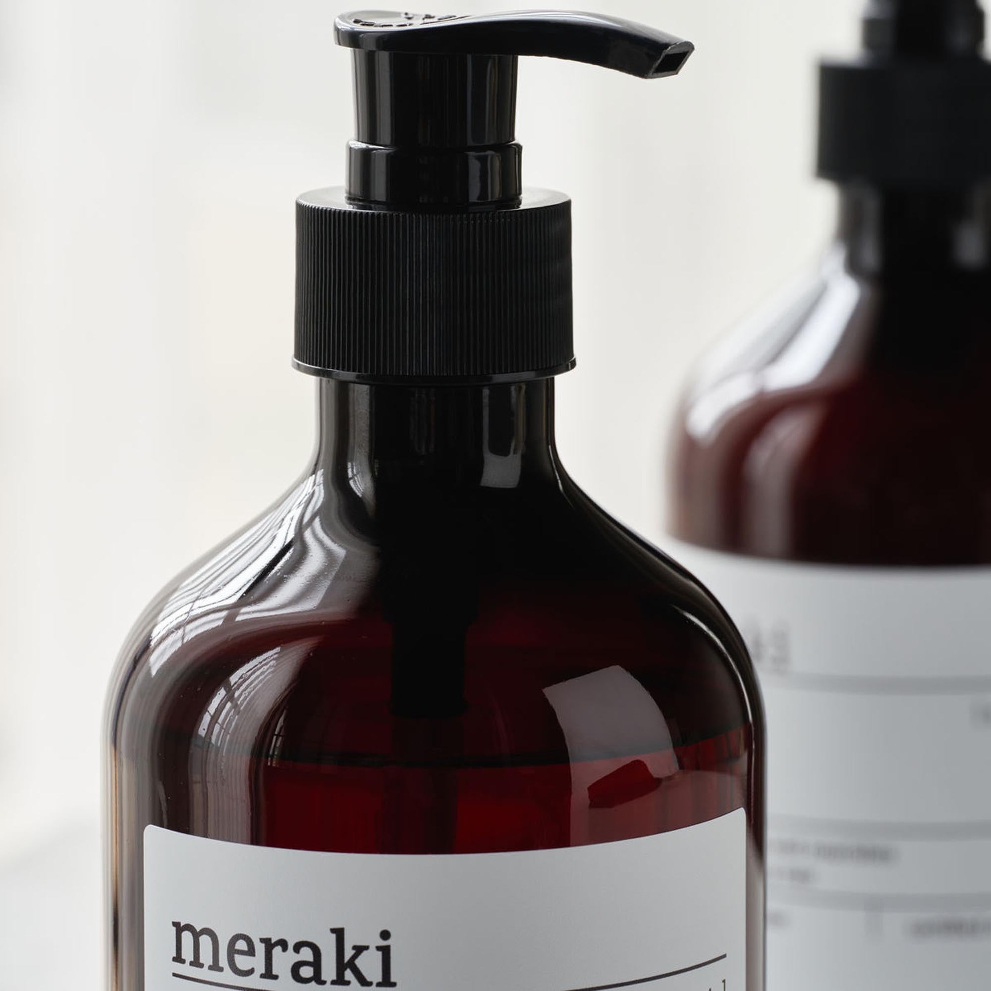 Meraki Pure Basic: Sanftes Shampoo für natürliche Haarpflege.