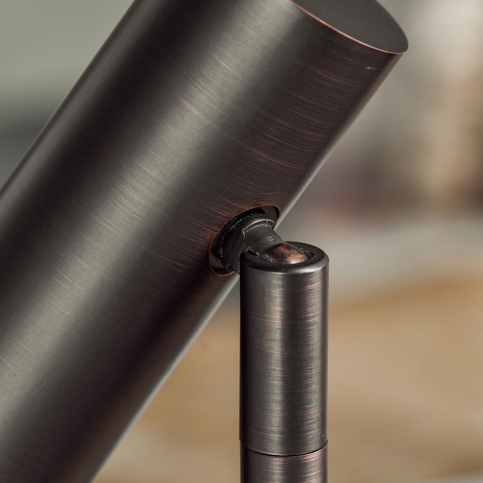 Stilvolle HDNorm Tischleuchte in antikem Schwarz von House Doctor.