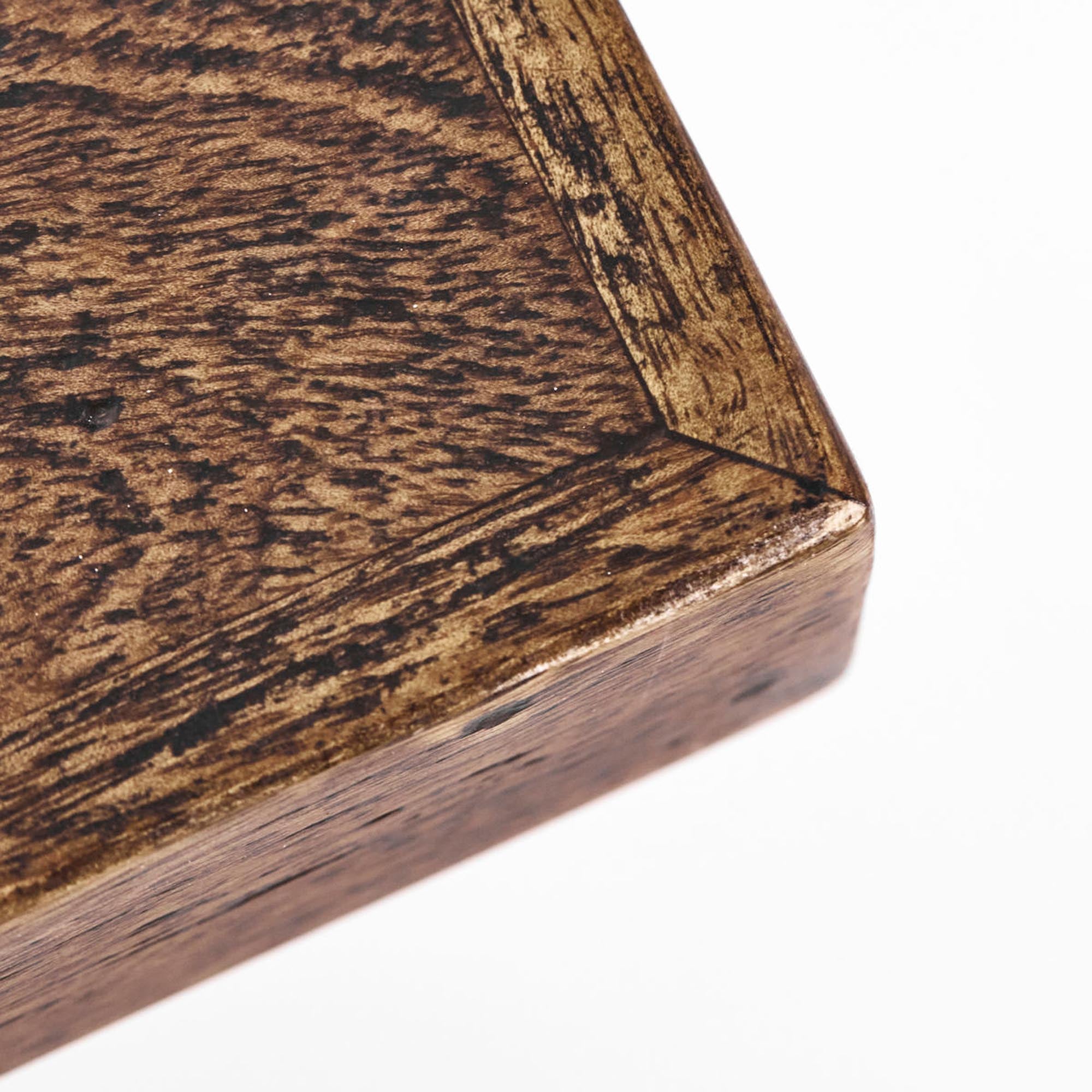 Rustikaler Esstisch HDTnak aus Mangoholz für gemütliche Essbereiche.