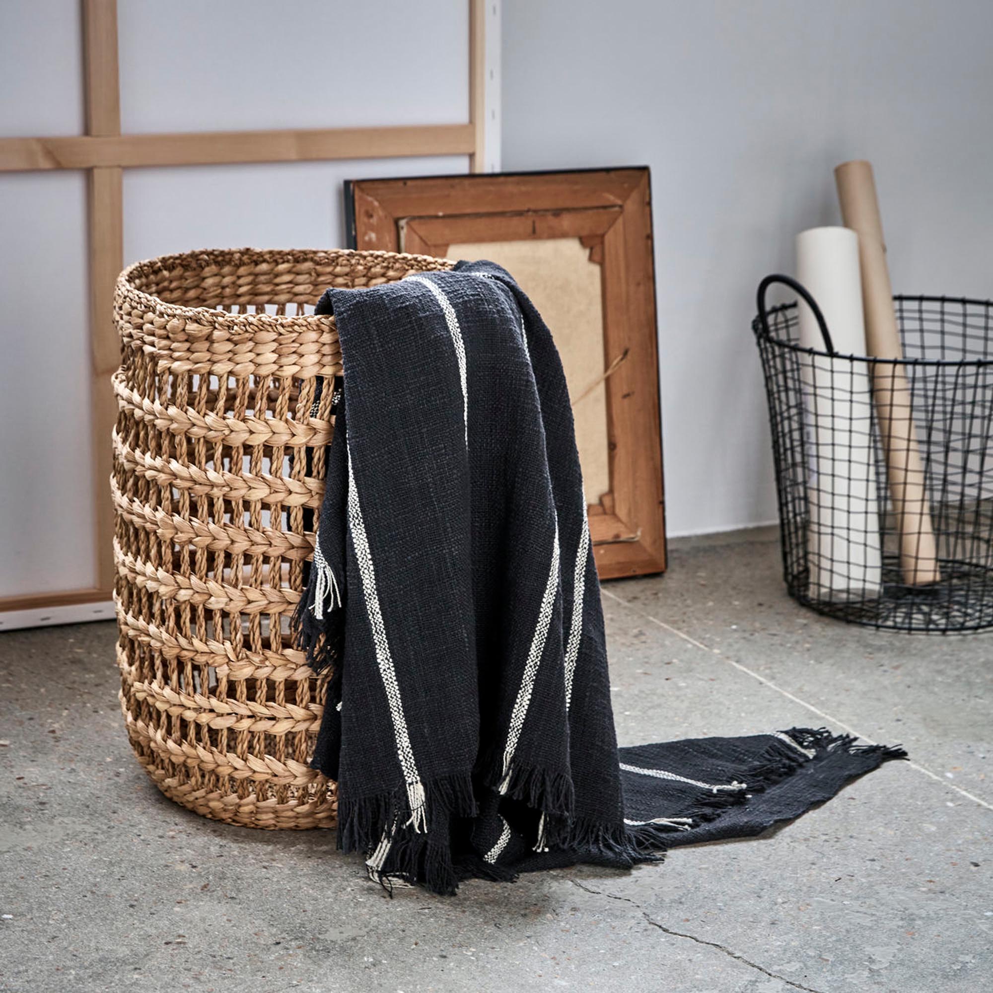 Elegante House Doctor Decke HDTuur in Schwarz/Off-Weiss Design.