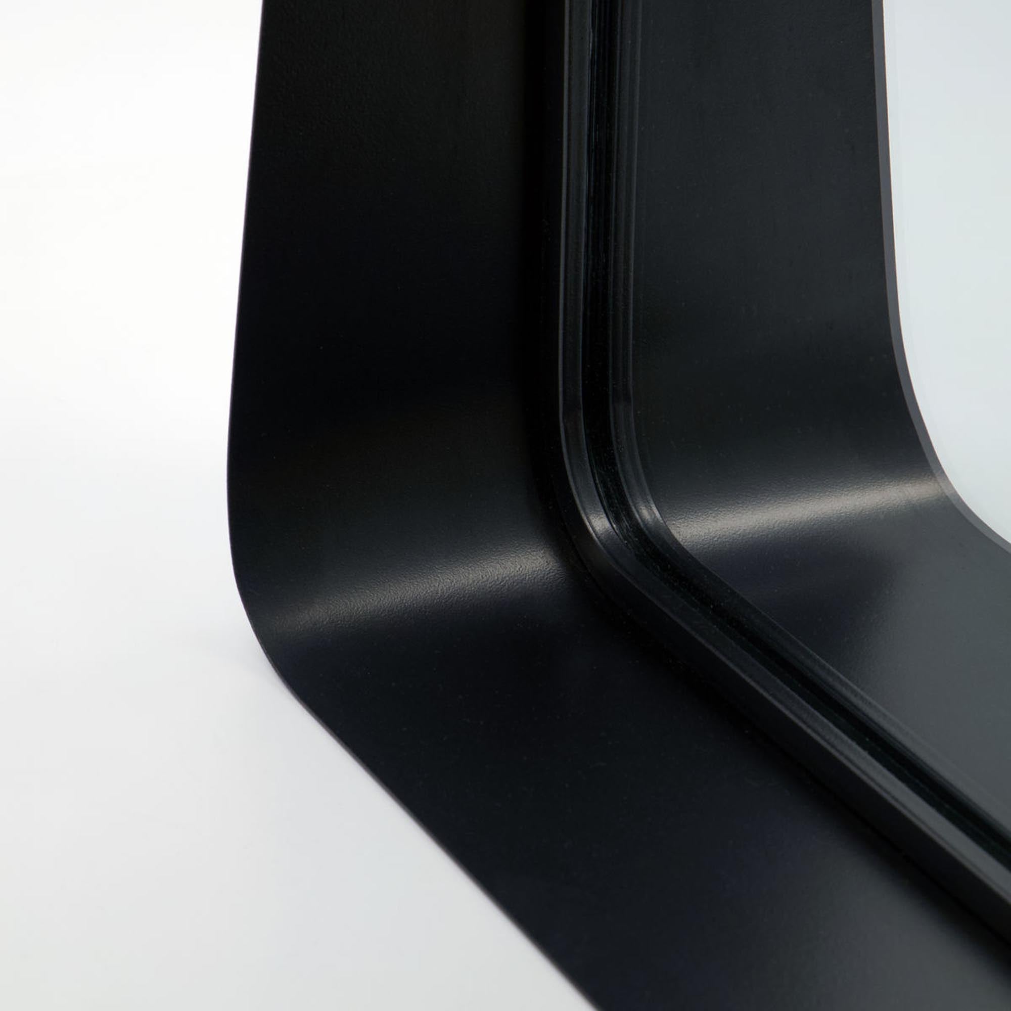 Antik-schwarzer HDPejo Spiegel von House Doctor mit edlem Rahmen.