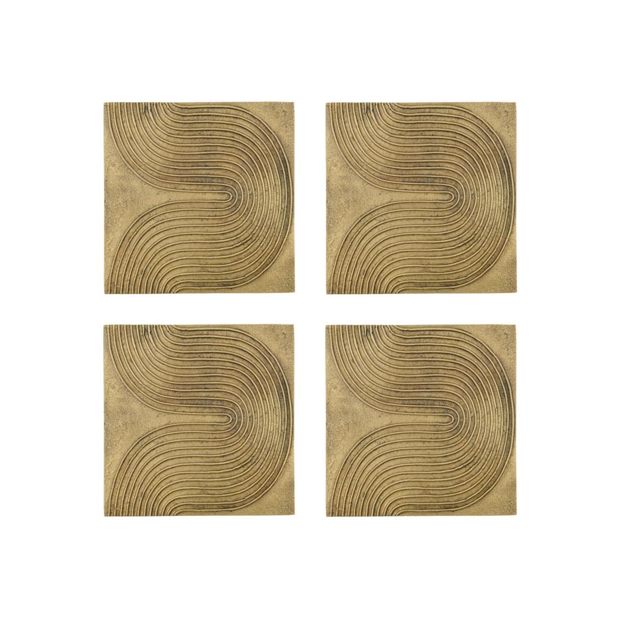 Elegantes Wandobjekt in Antik-Gold von House Doctor: Handgefertigte Aluminiumfliesen mit dynamischem Reliefmuster für stilvolle Räume.