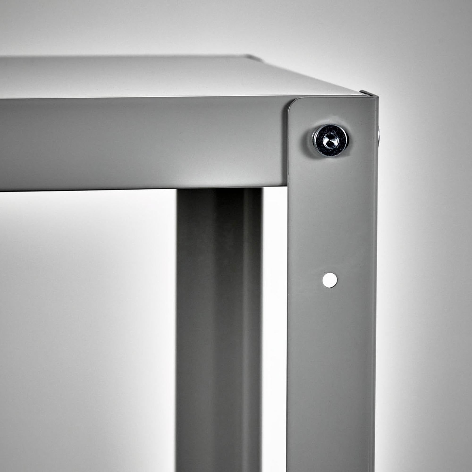 Elegantes Regal HDUse in Hellgrau von House Doctor für Ihr Zuhause.