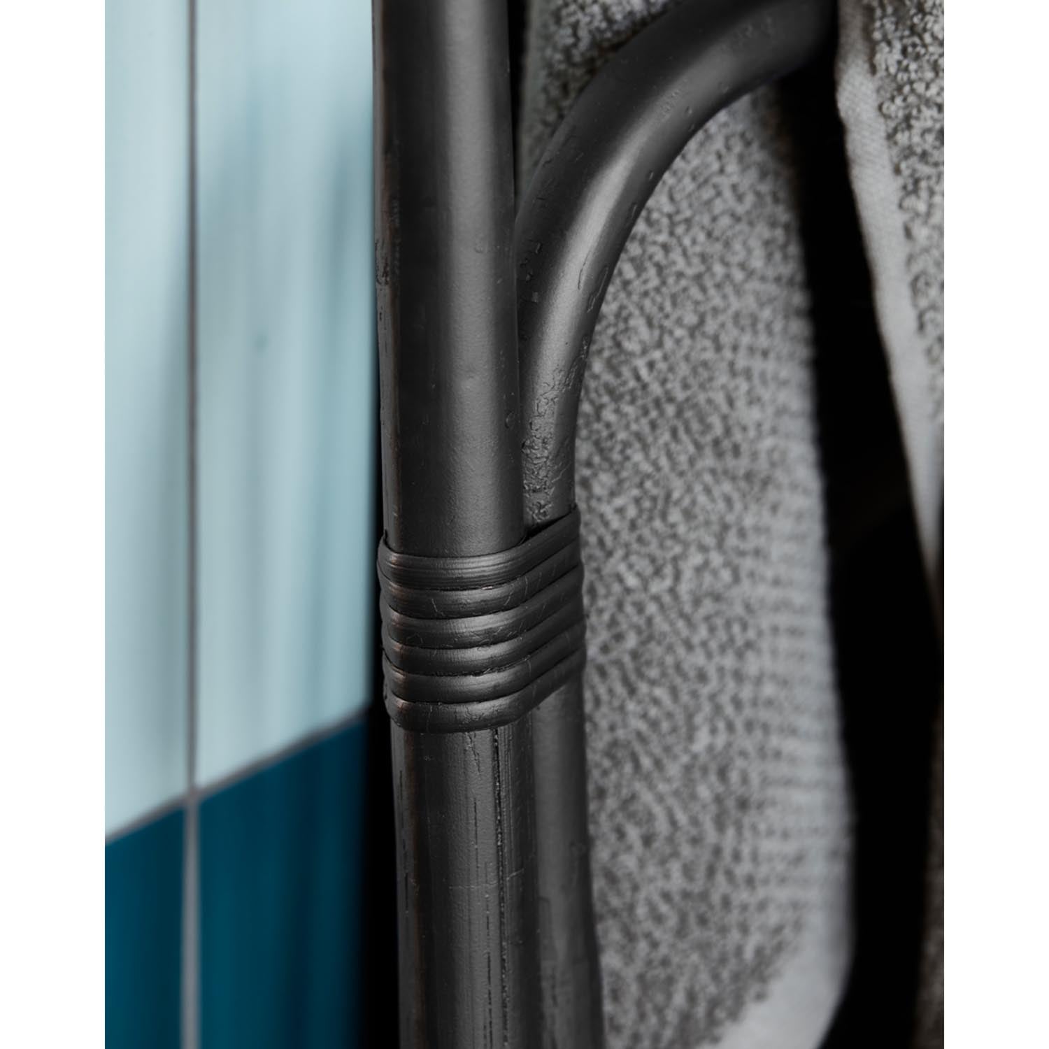 Schwarze Deko-Leiter HDLadder von House Doctor, perfekt für moderne Wohnräume und vielseitige Dekorationsideen.