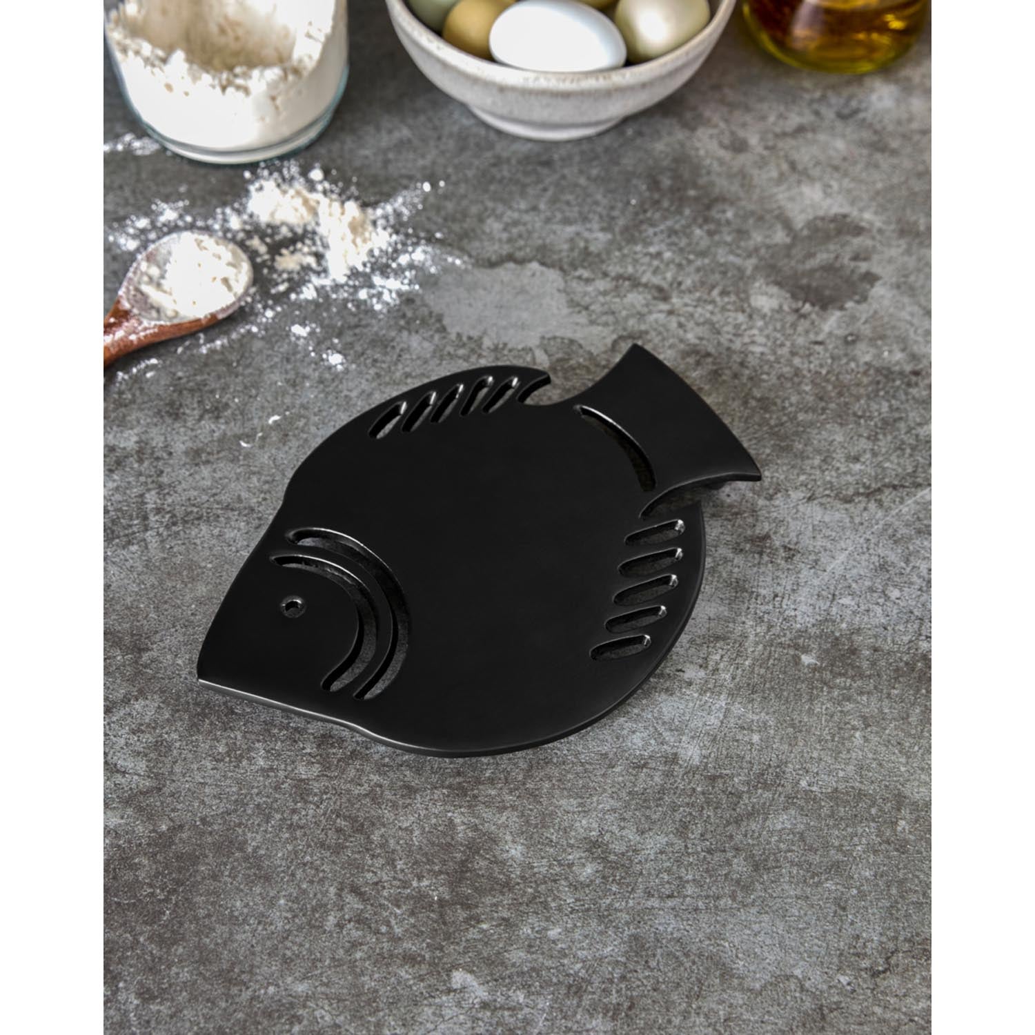 Eleganter schwarzer Untersetzer von House Doctor, HDViro, ideal für stilvolle Tischdekoration und Schutz Ihrer Oberflächen.