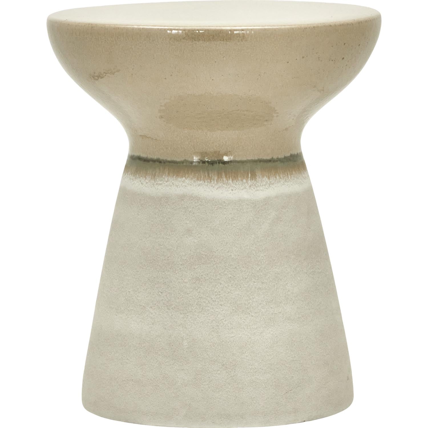 Der Hocker HDPablo von House Doctor: Ein handgefertigtes Keramikkunstwerk in Sand, vielseitig und stilvoll für jeden Raum.