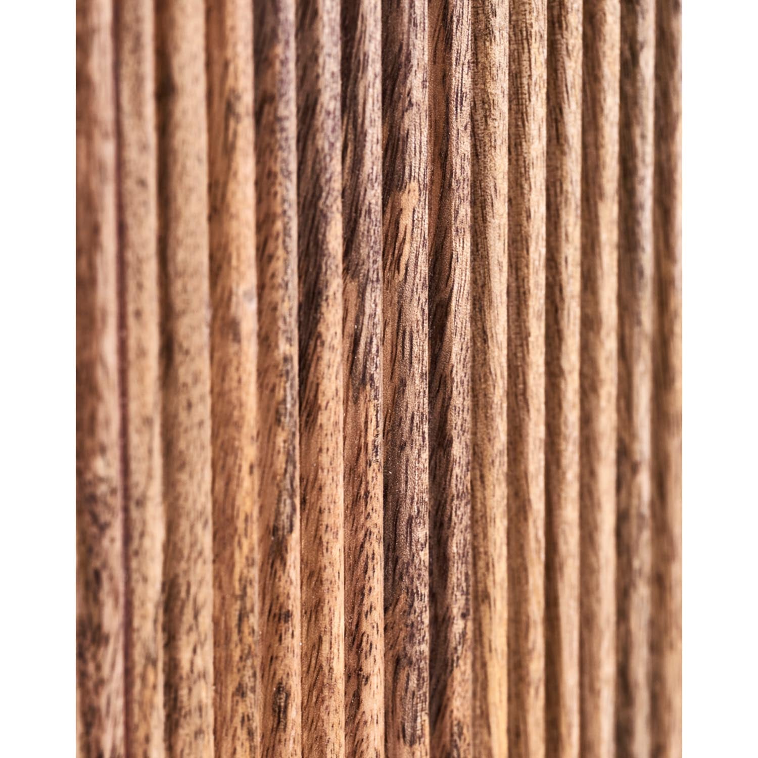 Elegantes Standregal HDBalance in antikbraunem Finish, ideal für stilvolle Aufbewahrung und Dekoration in jedem Raum.