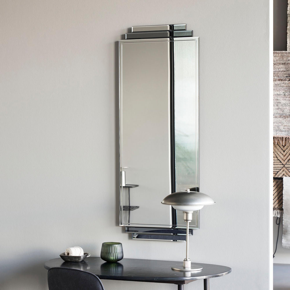 Grauer Wandspiegel Deco von House Doctor aus facettiertem Glas mit geometrischer Form