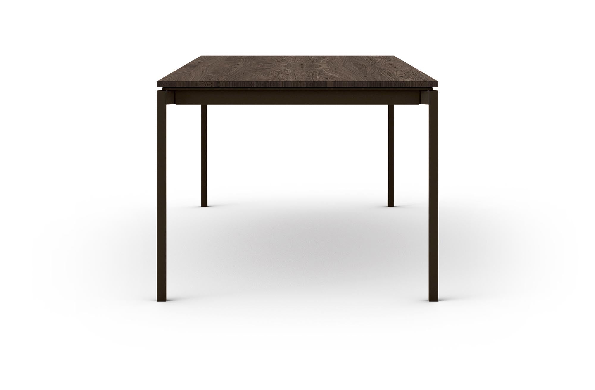 Der DAN Tisch von Mobimex besticht durch minimalistisches Design und exquisite Holzverarbeitung. Perfekt für stilvolle Esszimmer.