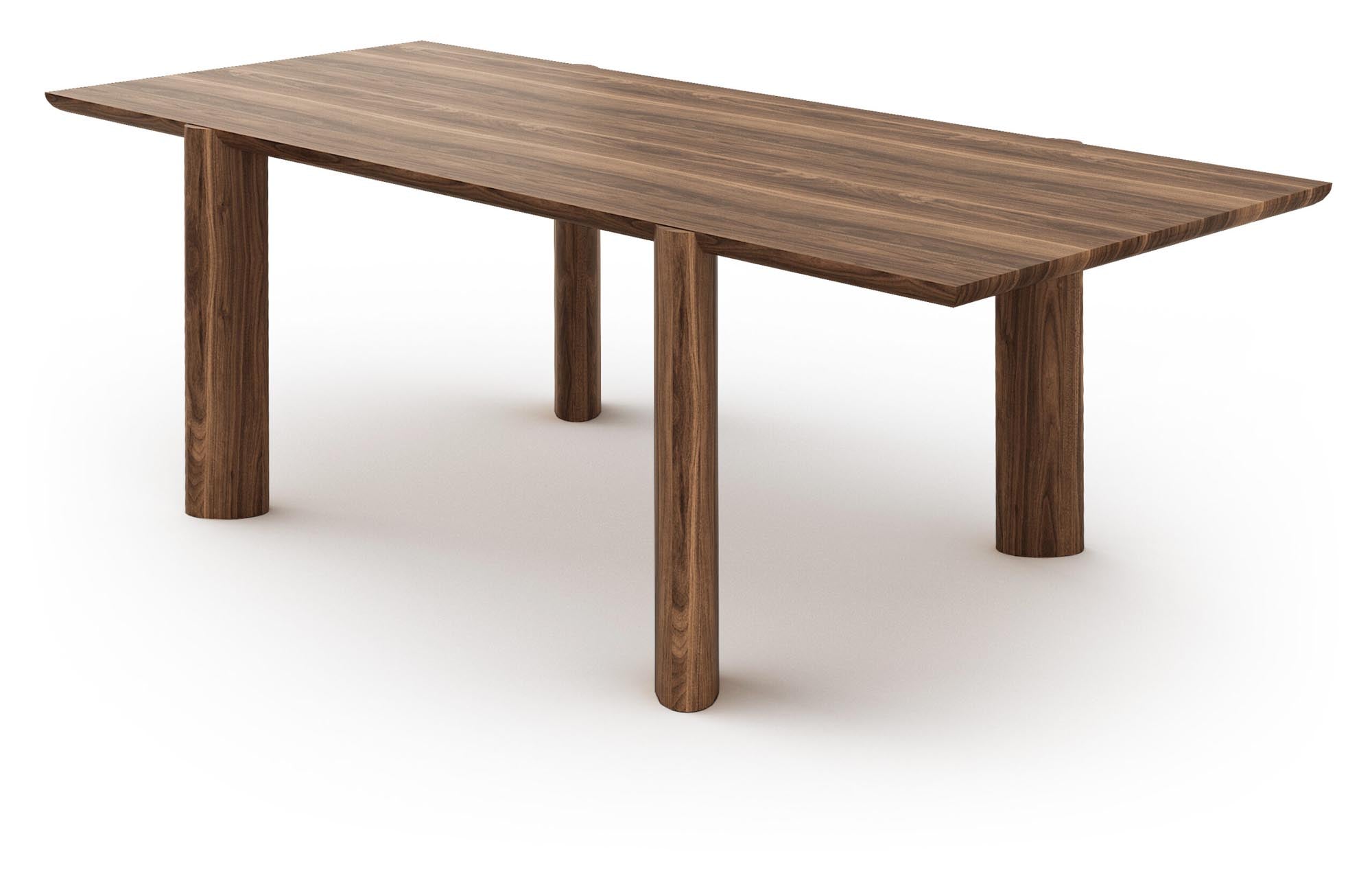 Der Calder Massivholztisch von Mobimex vereint skulpturale Eleganz und harmonische Formen, ideal für stilvolle Ess- und Wohnräume.