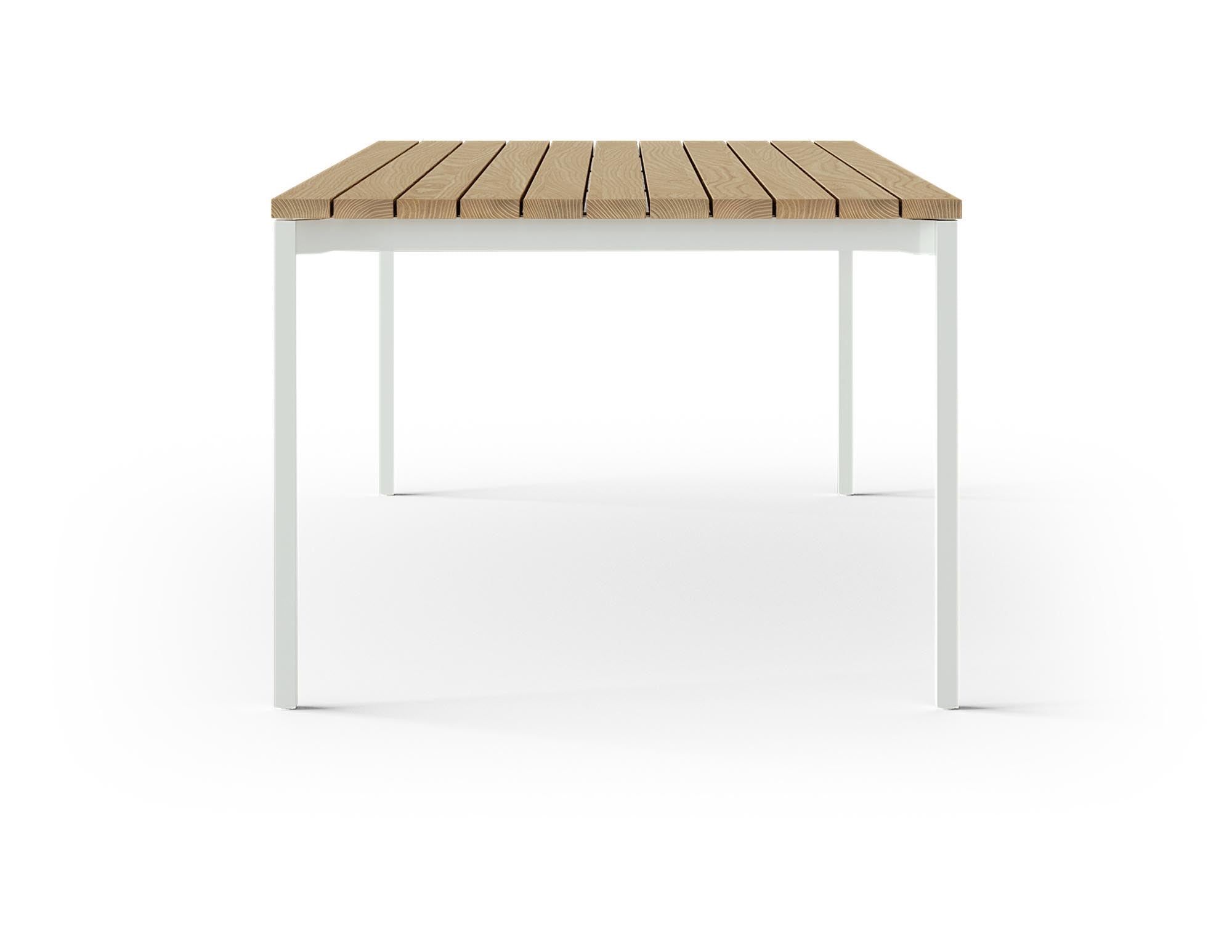 Stilvoller Dan Outside Tisch aus feiner Kastanie von Mobimex.