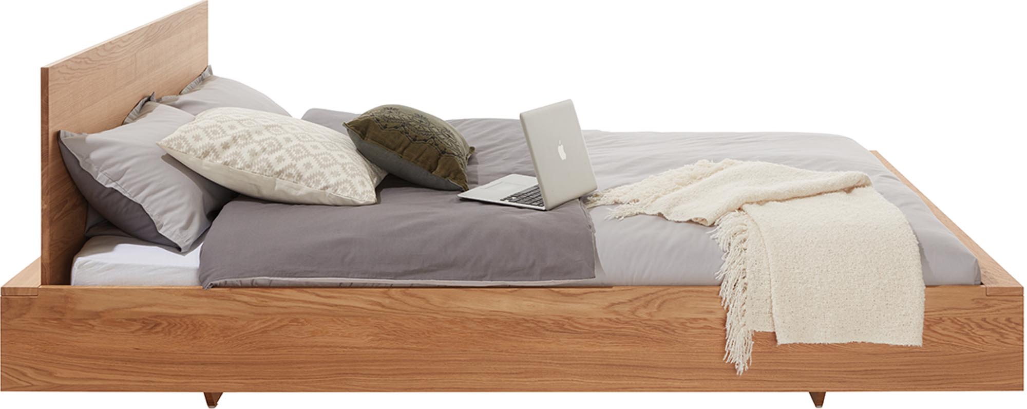 Hochwertiges FLAI Kopfteil aus Eichenholz für Doppelbetten. Perfekte Kombination aus Funktionalität und zeitlosem Design für Ihr Schlafzimmer.