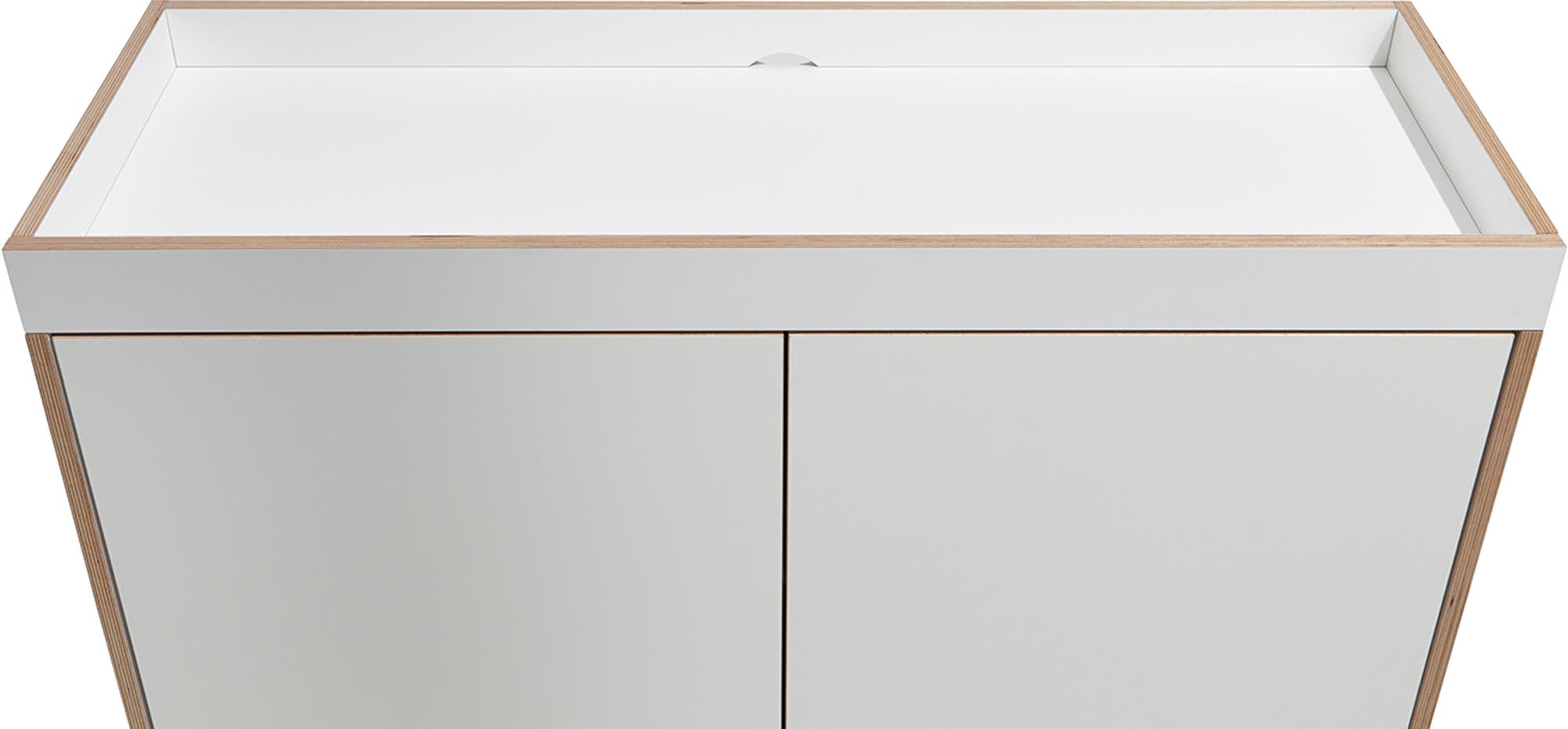 Die FLAI Kommode von Müller Möbelwerkstätten bietet modernen Stil und durchdachte Funktionalität mit zwei Türen, optionalen Add-Ons und cleverem Kabelmanagement.