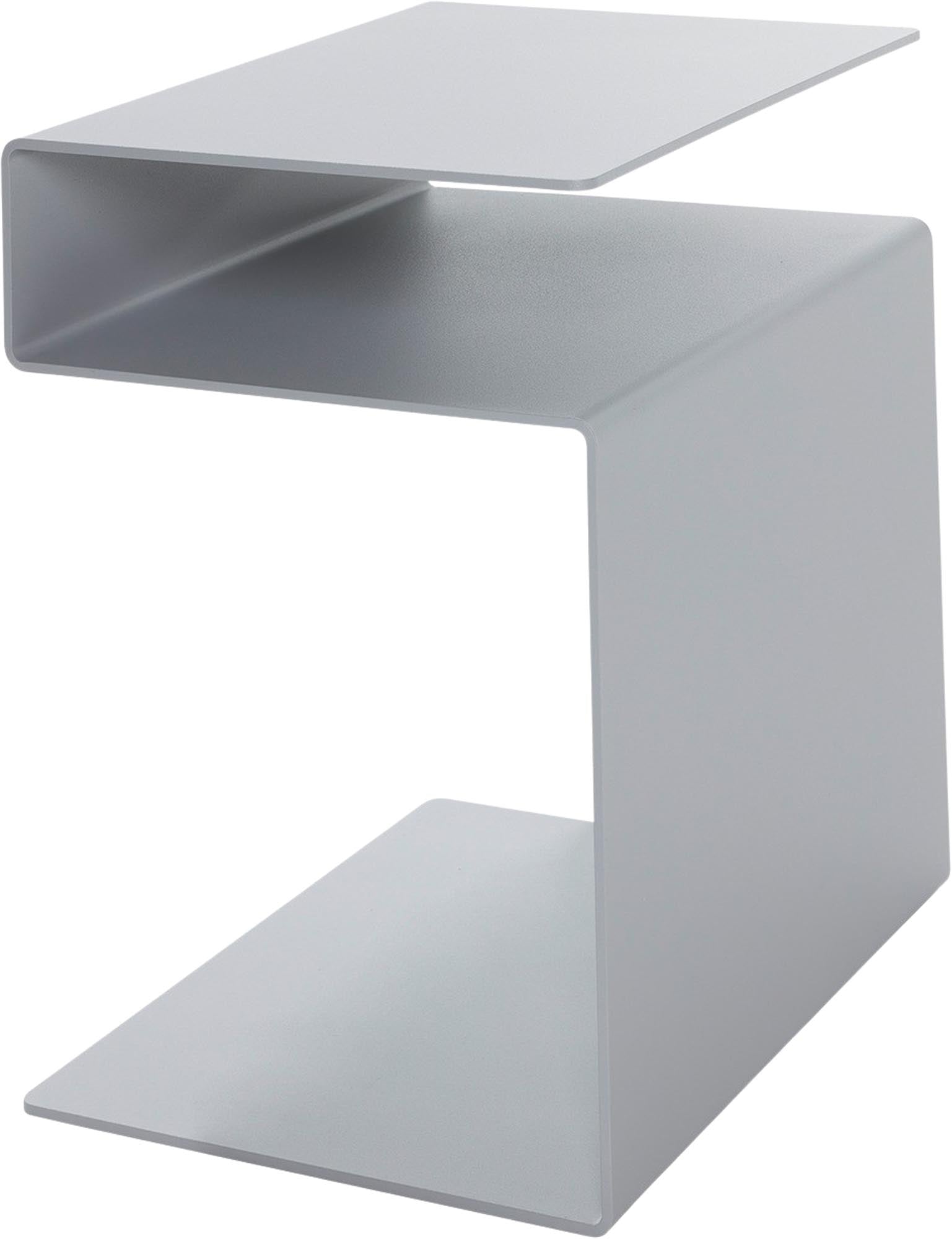 HUK Beistelltisch von Müller Möbelwerkstätten: Elegante Form und praktische Nutzung vereinen sich in diesem stilvollen Möbelstück.