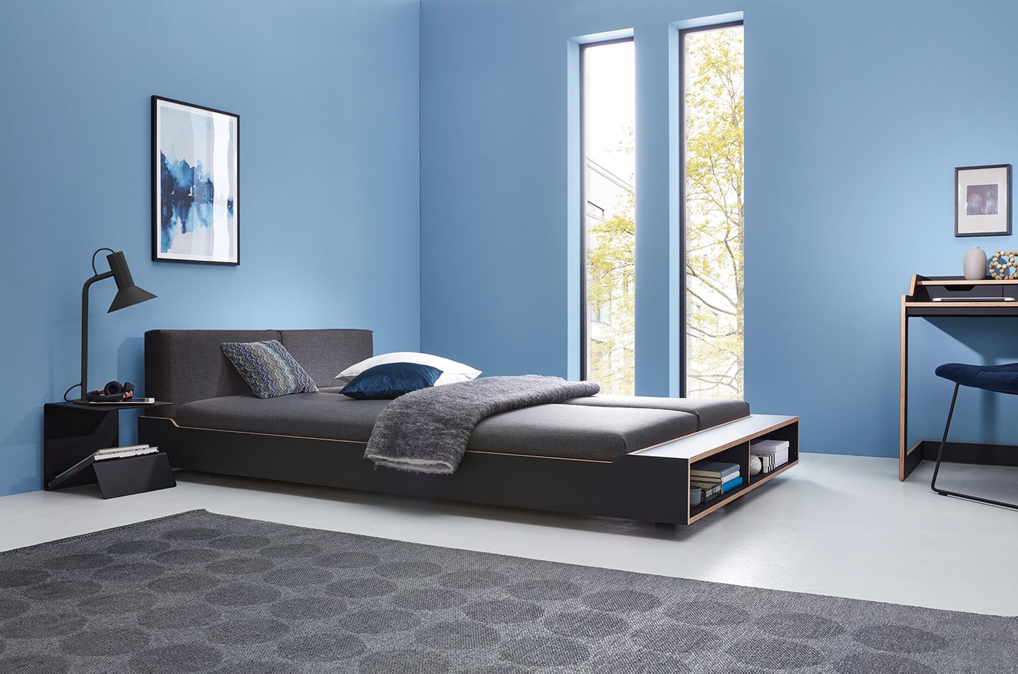 MAUDE Bett: Vielseitige Wohlfühloase für Entspannung und Flexibilität im Alltag.