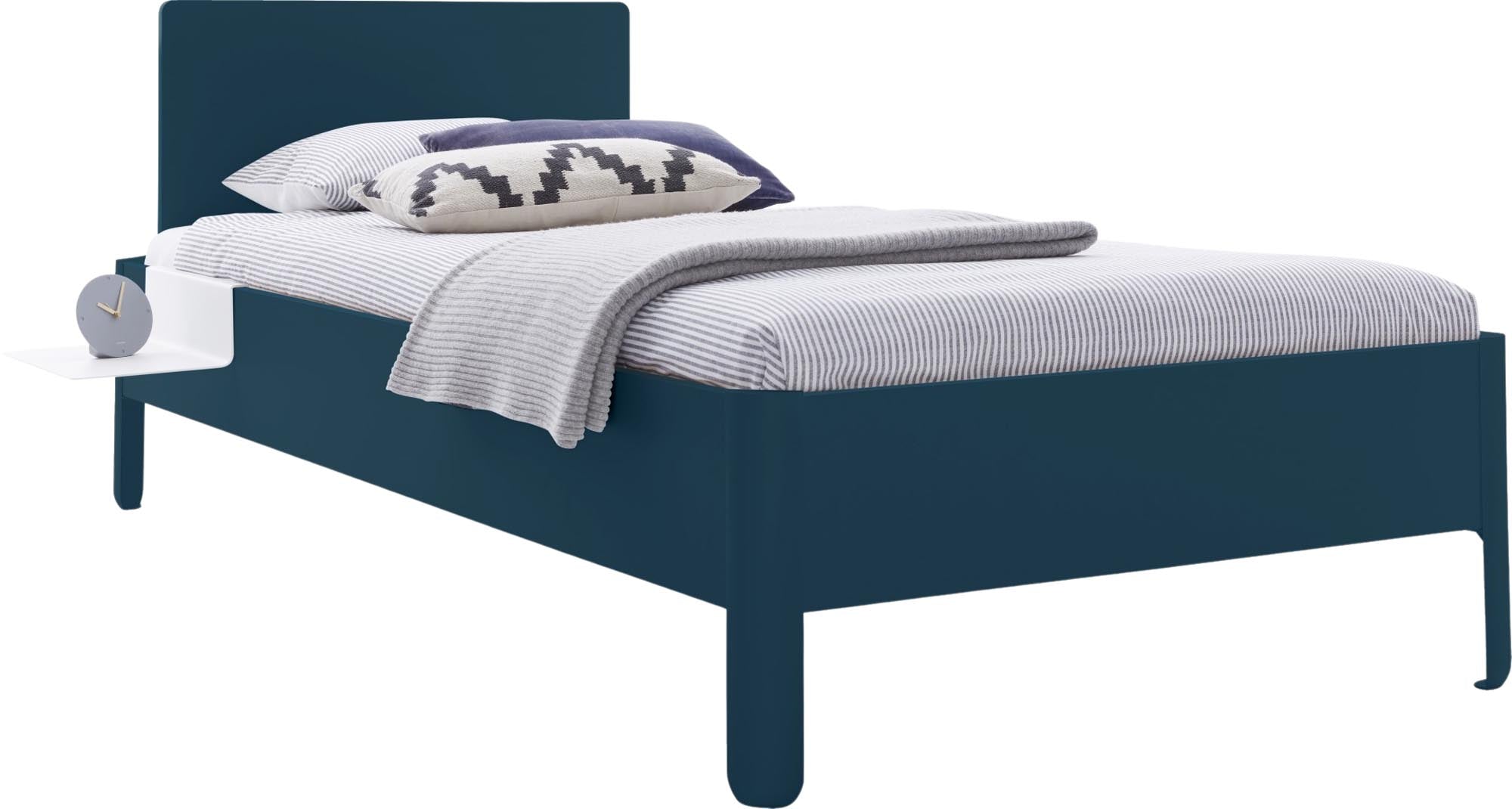 Stylisches Nait Einzelbett 120 cm mit elegantem Kopfteil von Müller Möbelwerkstätten – ideal für zeitgemäße Schlafzimmergestaltung.
