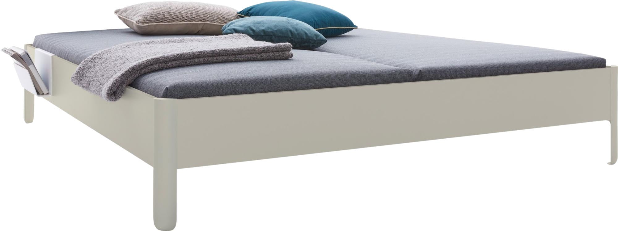 Erlebe das Nait Doppelbett 180: Flexibles, minimalistisches Design mit stabilen Aluminiumfüßen und vielfältigen Farboptionen für dein stilvolles Schlafzimmer.