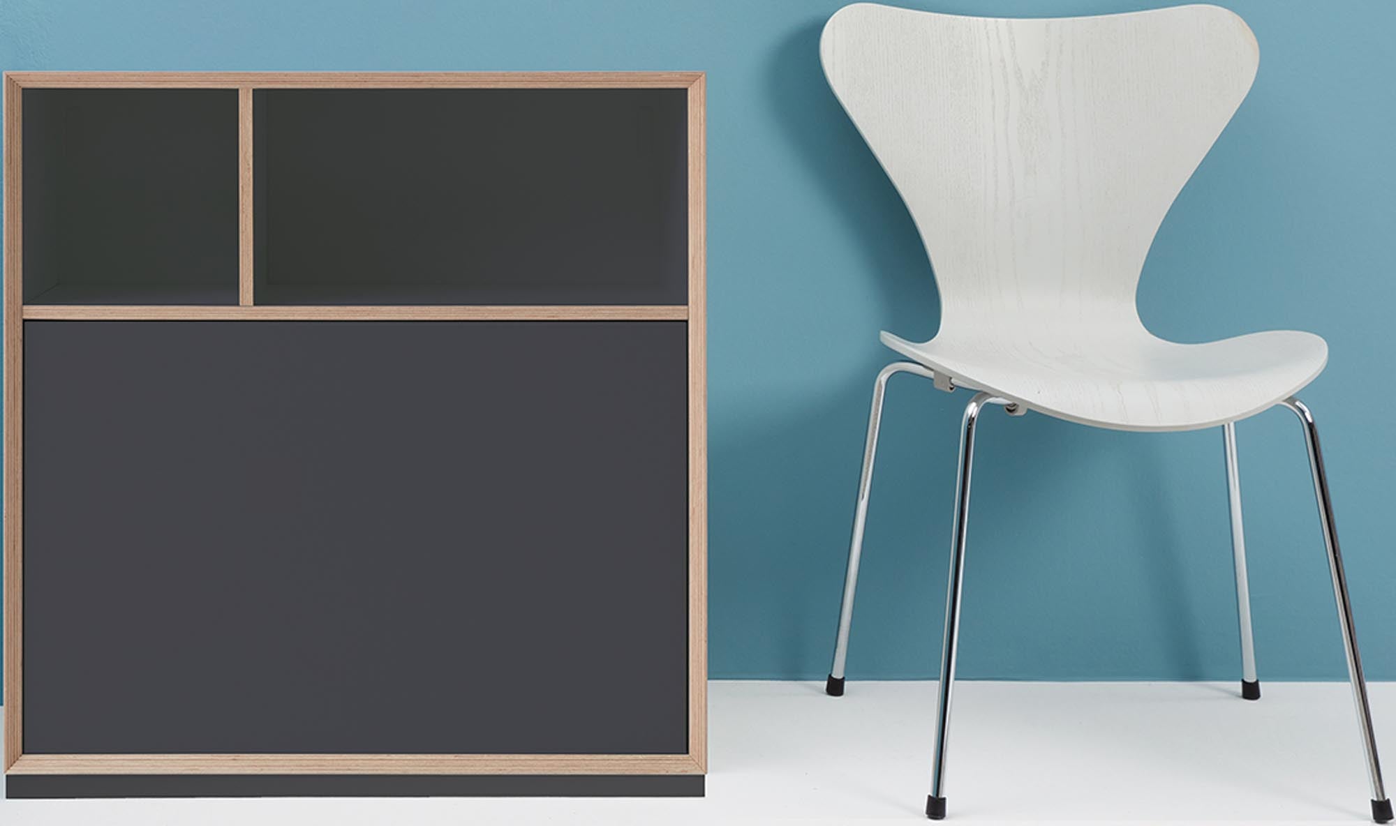 Vertiko Ply FIVE: Zeitloses Design für stilvolle Raumgestaltung.