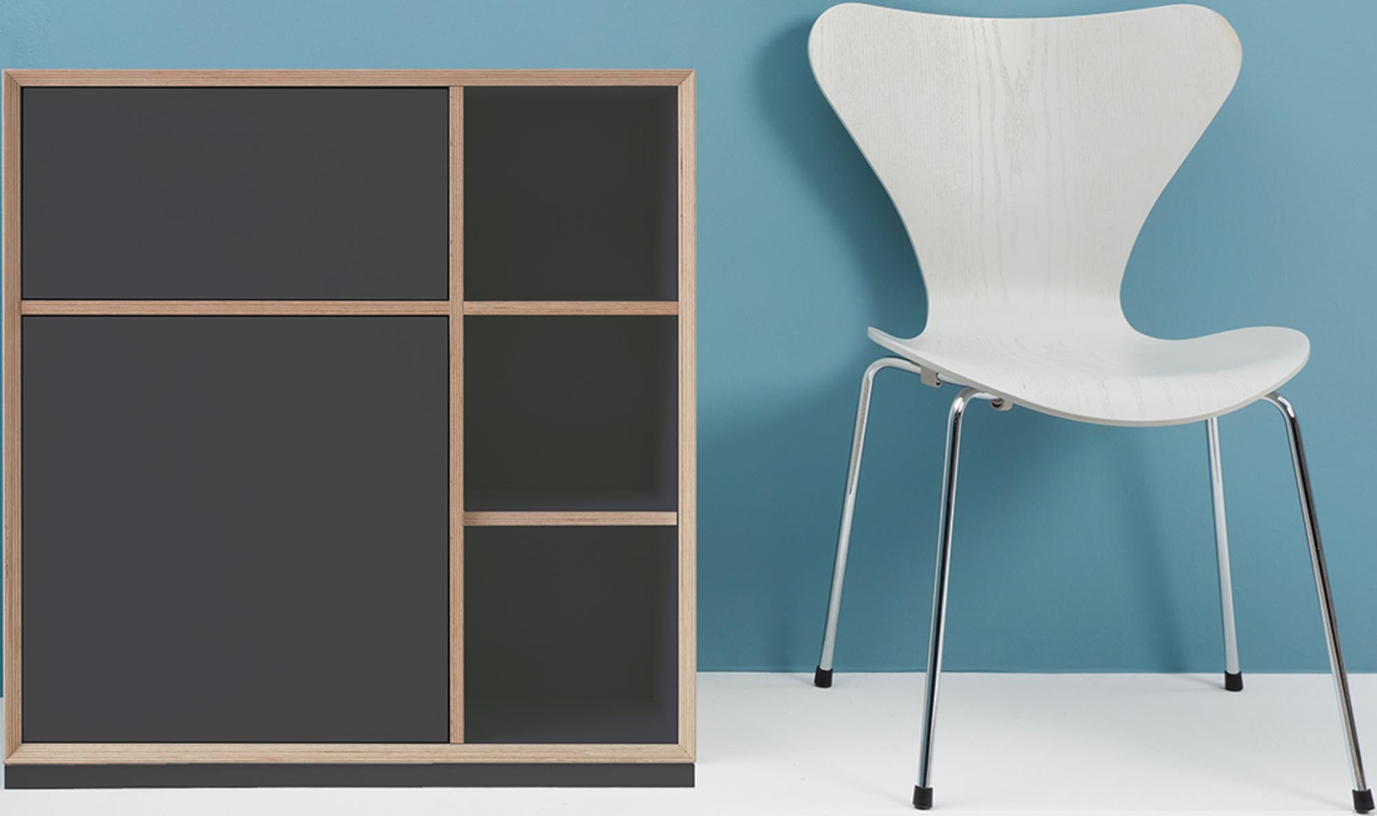 Entdecken Sie das Vertiko Ply ELEVEN von Müller Möbelwerkstätten – eine harmonische Verbindung aus modernem Stil und praktischer Vielseitigkeit.