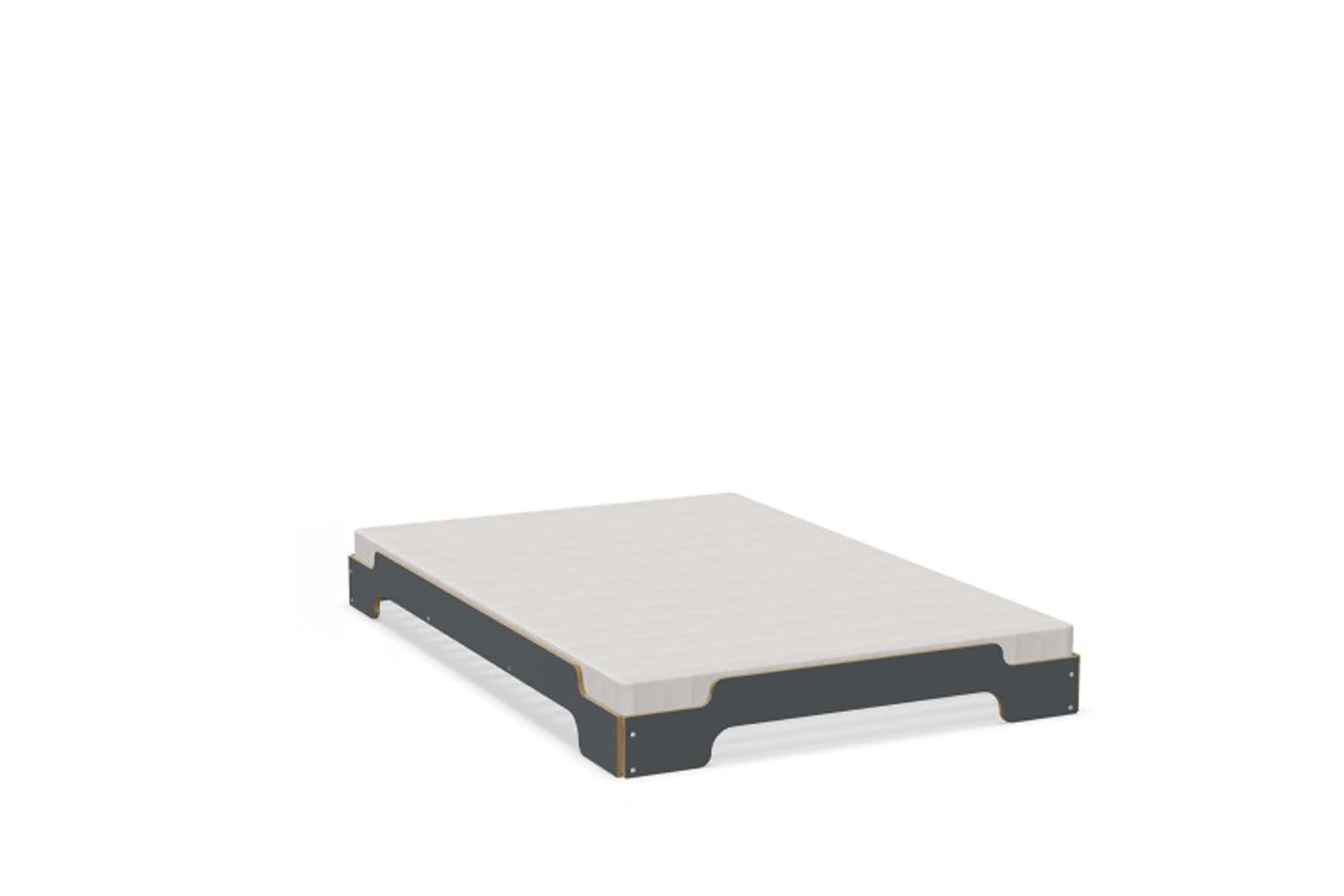 Elegante Stapelliege Klassik: Perfekte Lösung für flexible Räume.